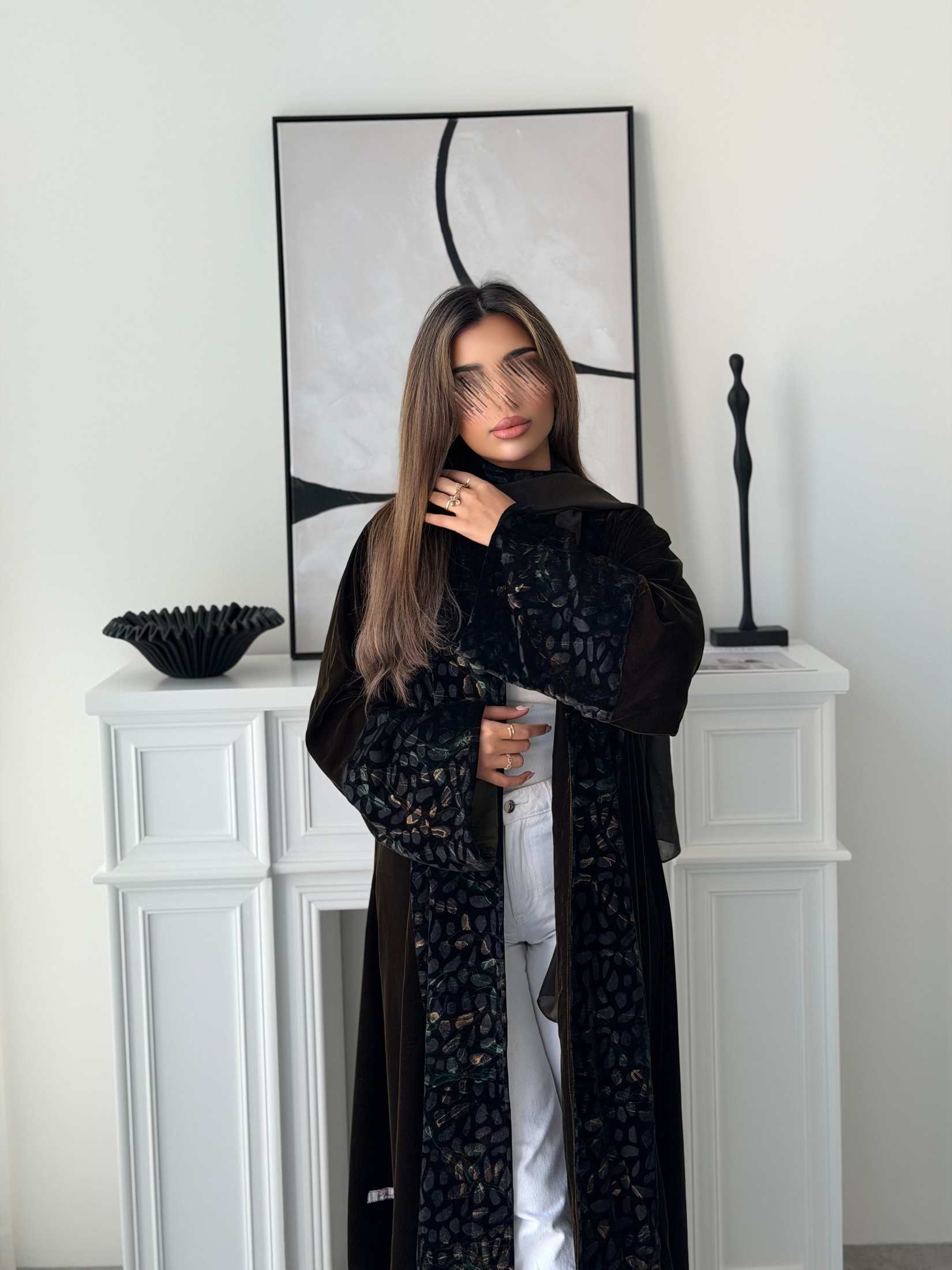 MWT5000 - عبايةمخمل زيتي مع طباعة - Aya