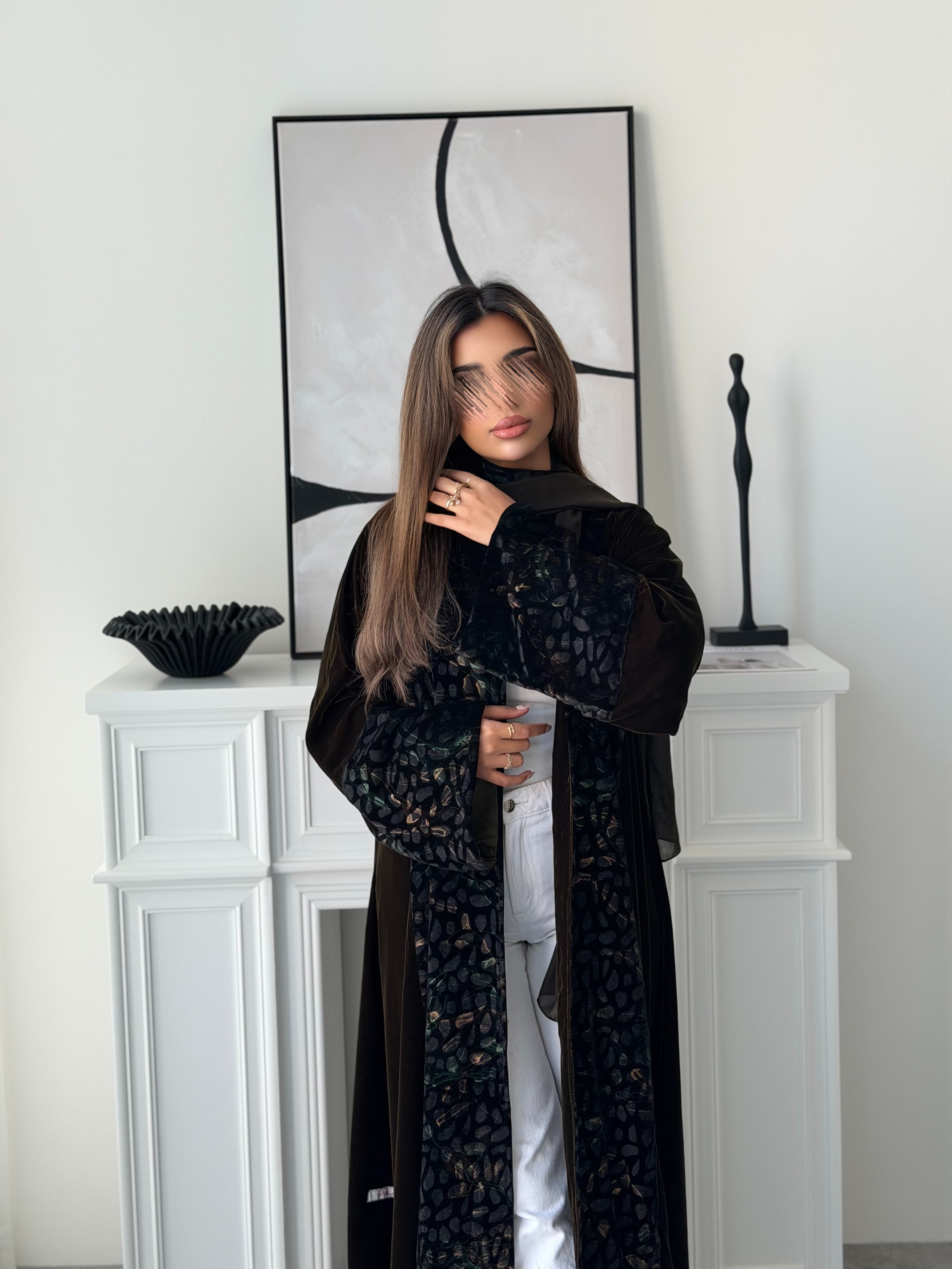 MWT5000 - عبايةمخمل زيتي مع طباعة - Aya