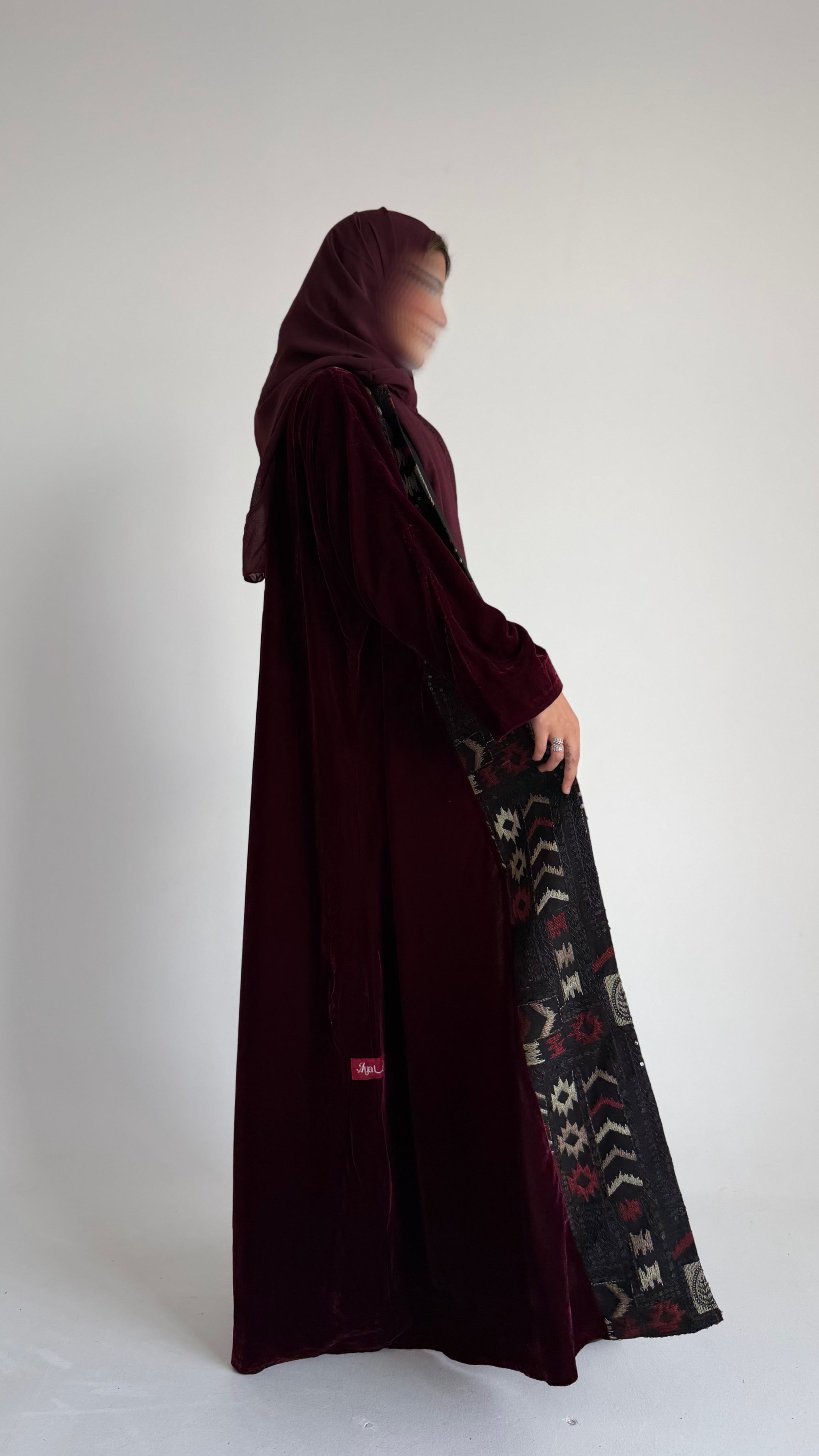 MWT548 - عباية مخمل عنابي مع تطريز هندي - Aya