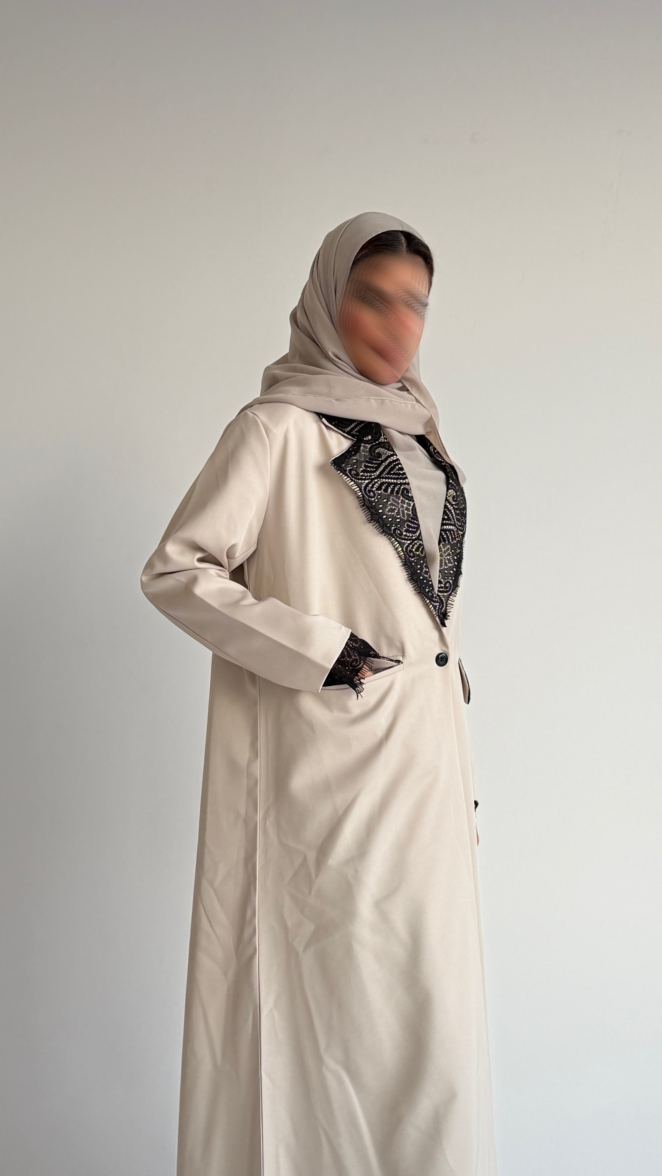 MW1756- قماش بليزر مع اضافة الدانتيل على الياقة - Aya