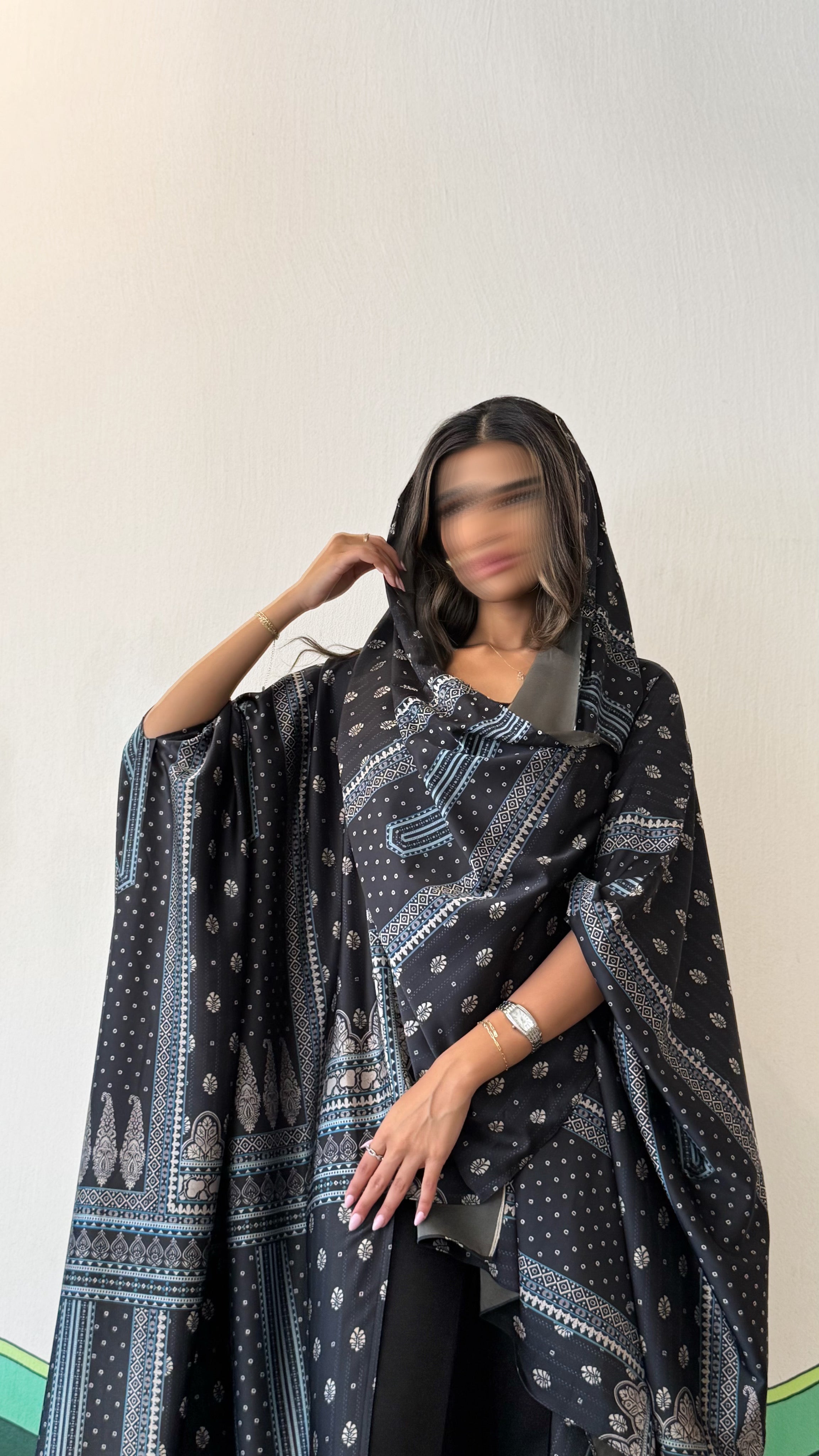 MW645 - Light Crepe Standing with Jacquard Half-Cloche