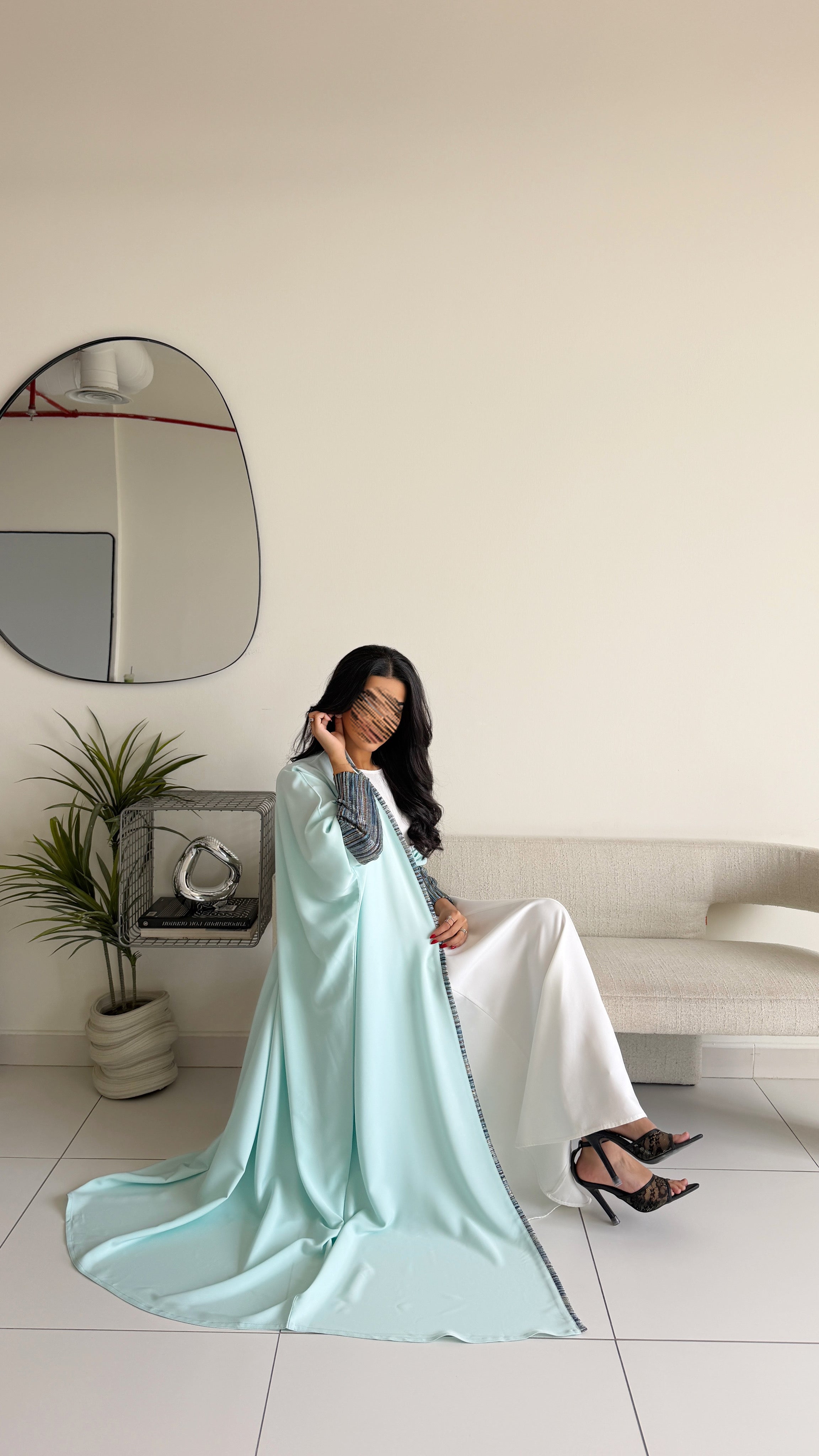 MWT2119 - عباية كريب بأكمام استرتش ملونه - Aya