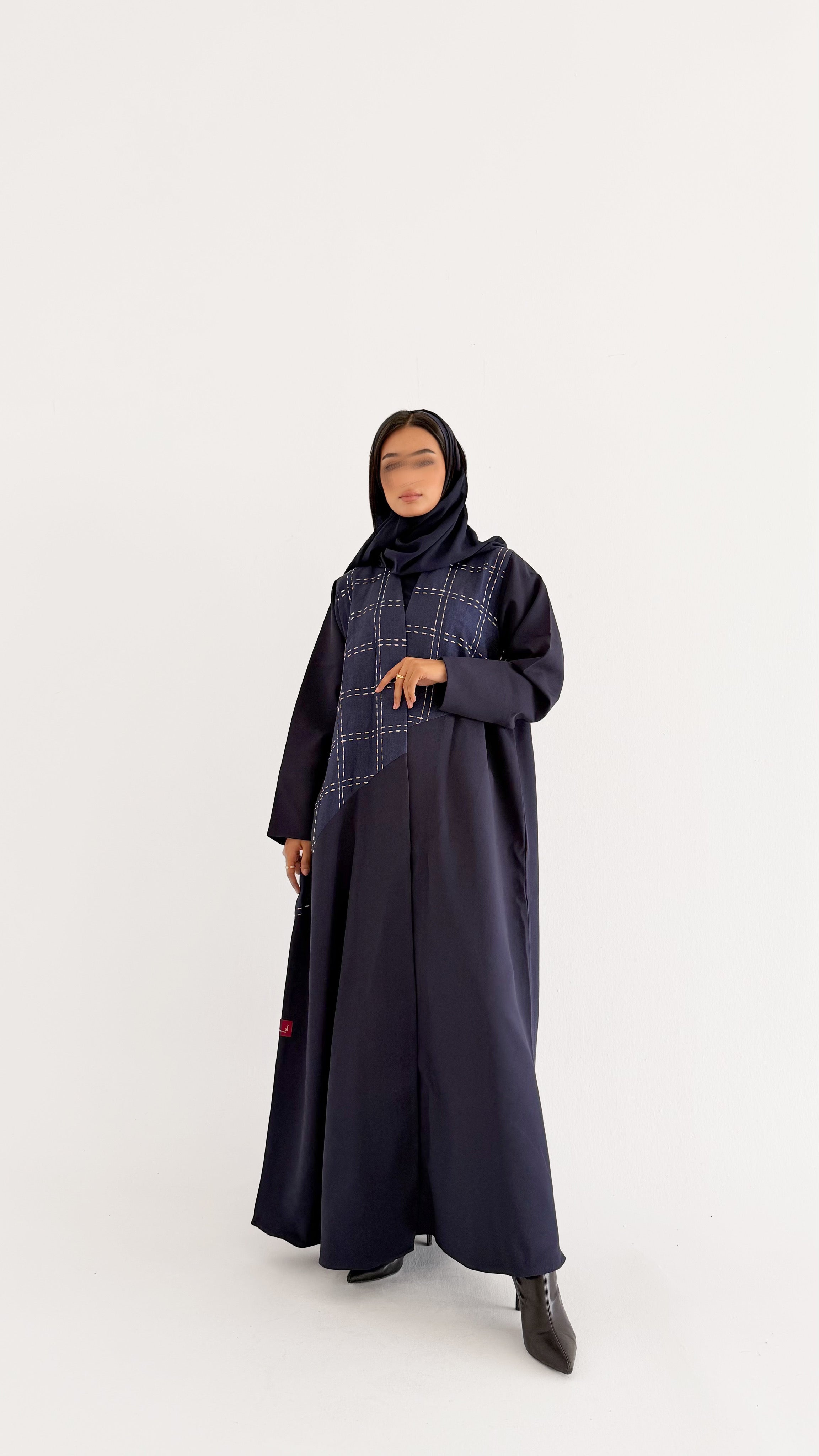 MW645 - Light Crepe Standing with Jacquard Half-Cloche