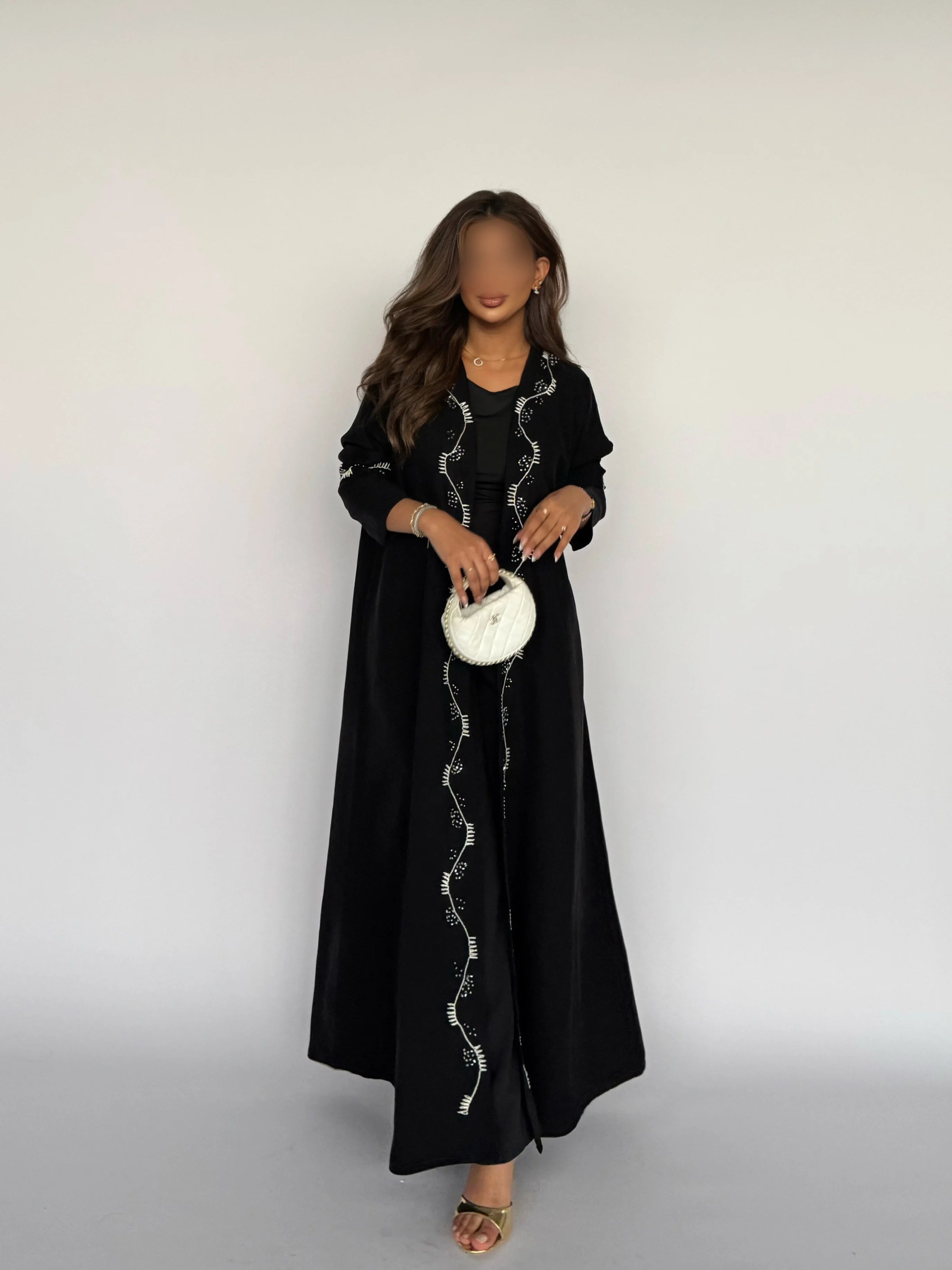 MW645 - Light Crepe Standing with Jacquard Half-Cloche