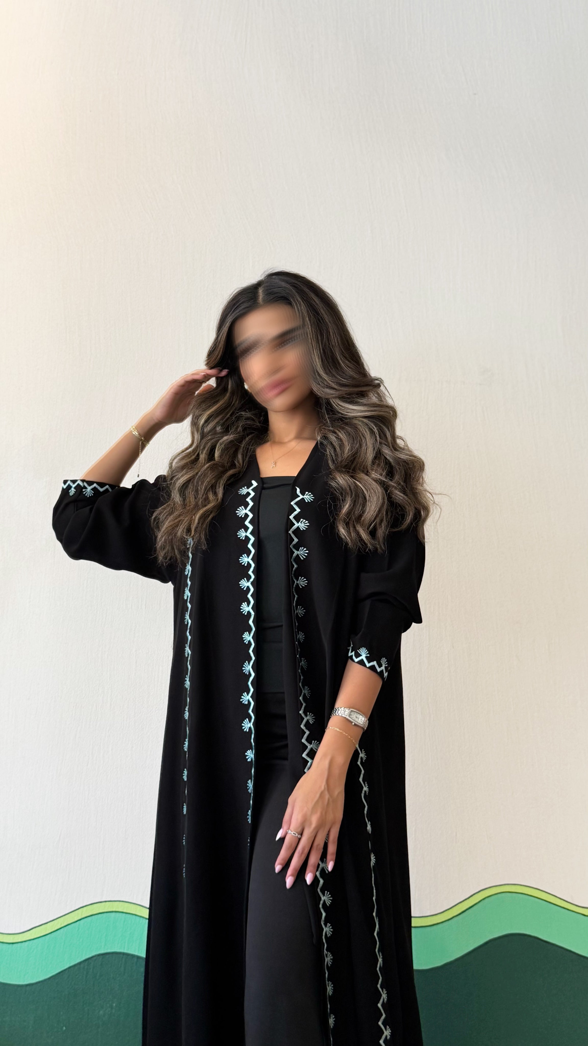 MW645 - Light Crepe Standing with Jacquard Half-Cloche