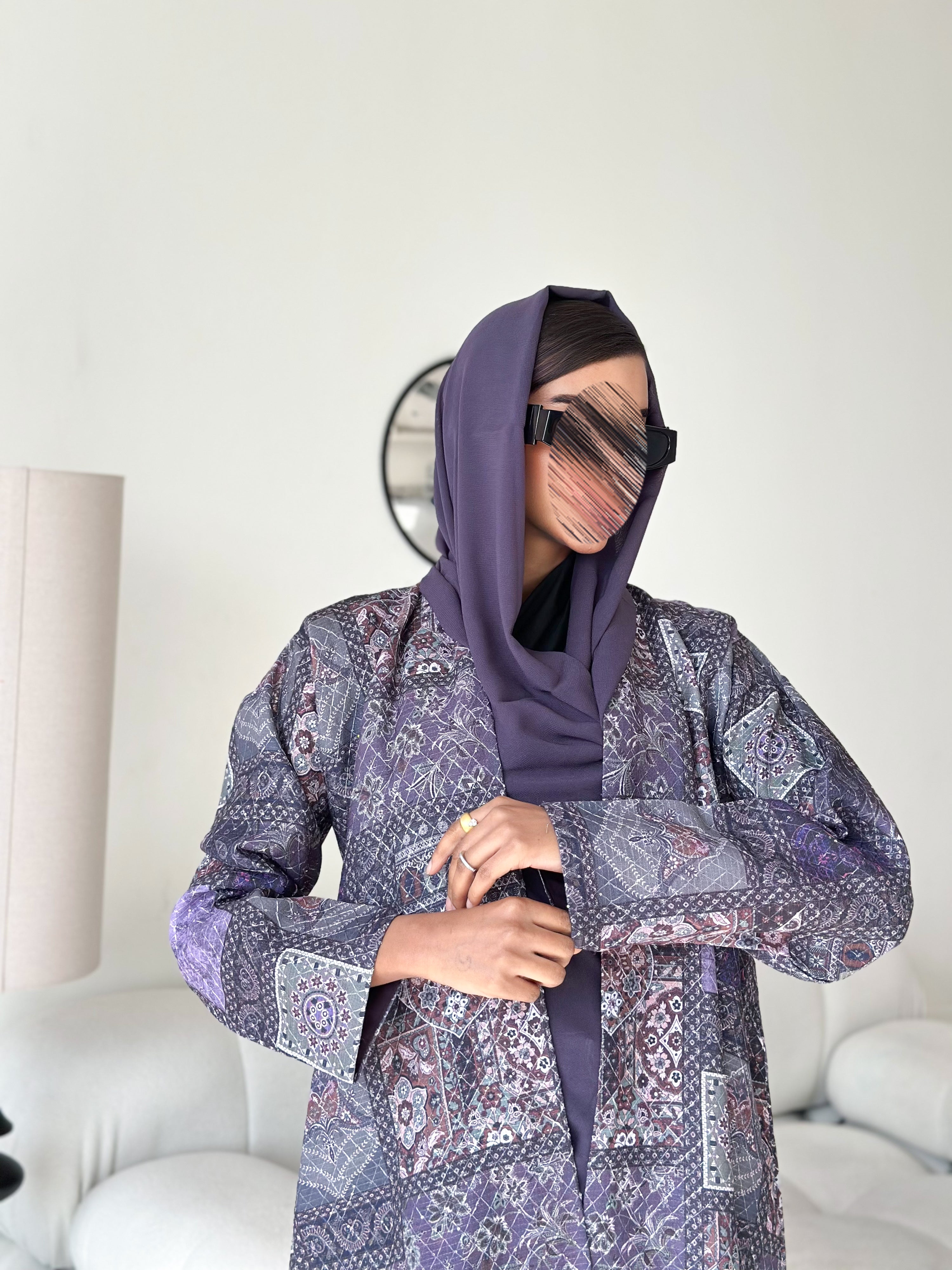 MW645 - Light Crepe Standing with Jacquard Half-Cloche