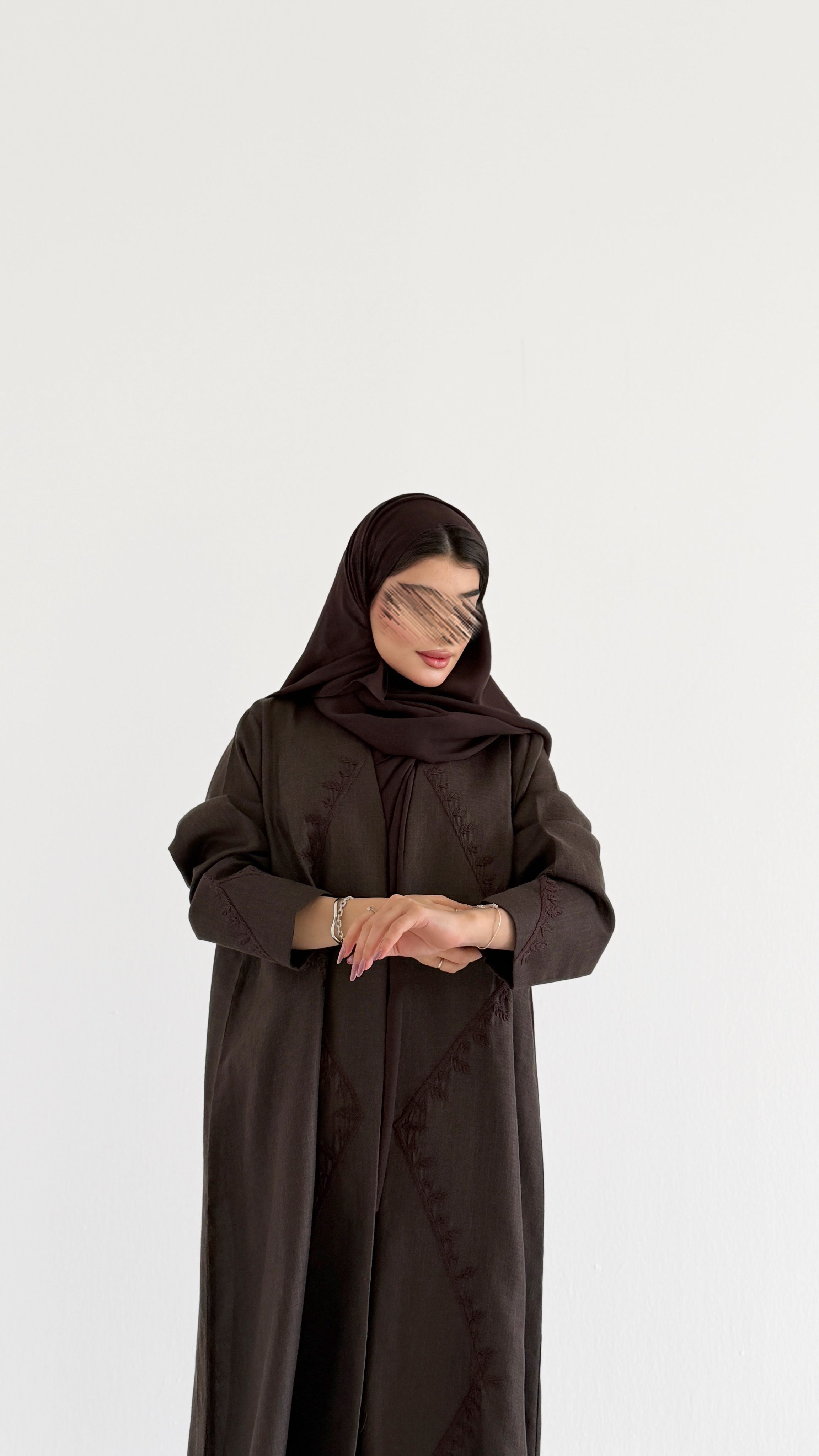 MW2127 - عباية لينن أنيقة بقصّة هينك عصرية - Aya