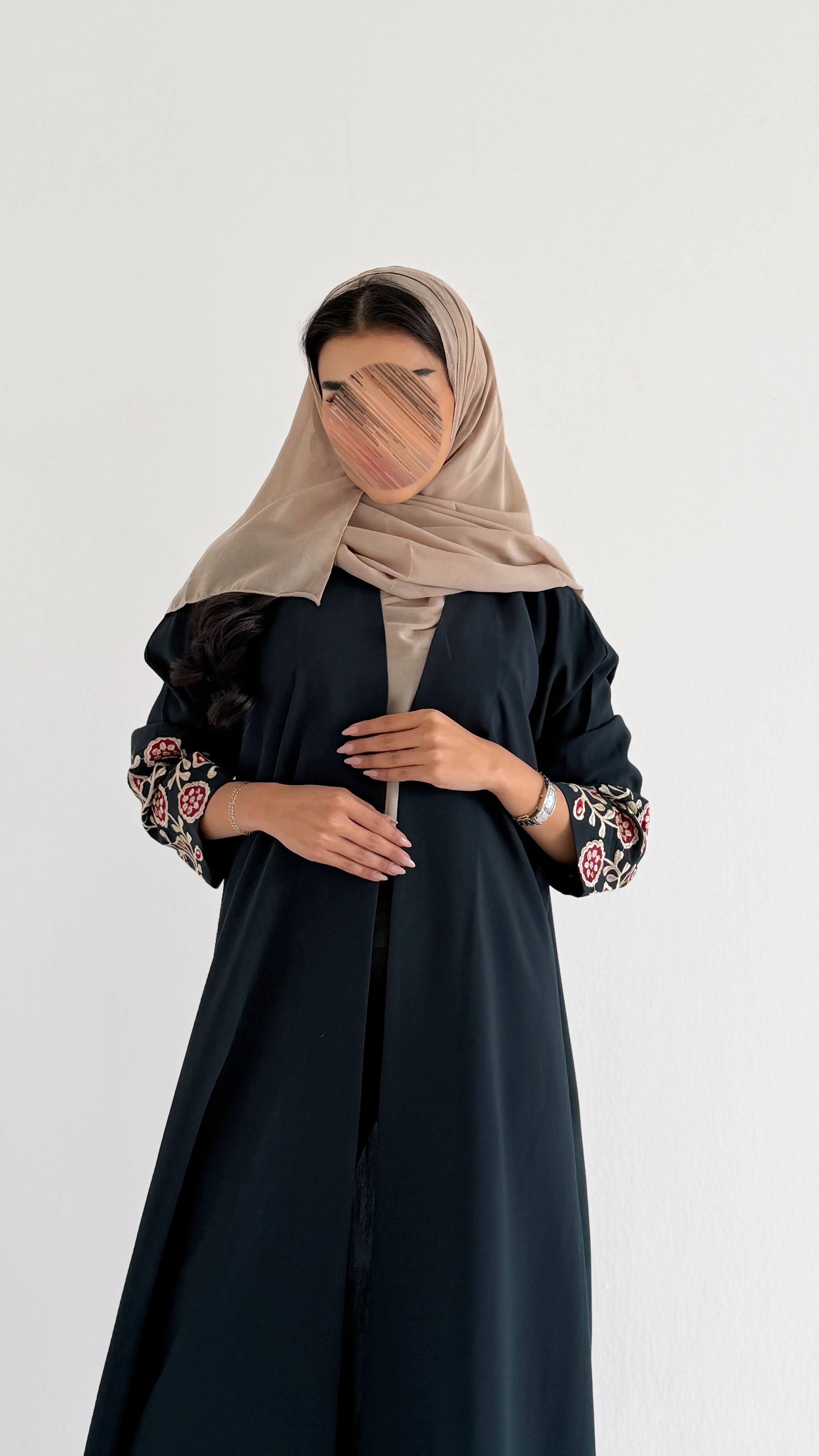 MWT1106 - عباية زيتي بتطريز بالاكمام - Aya