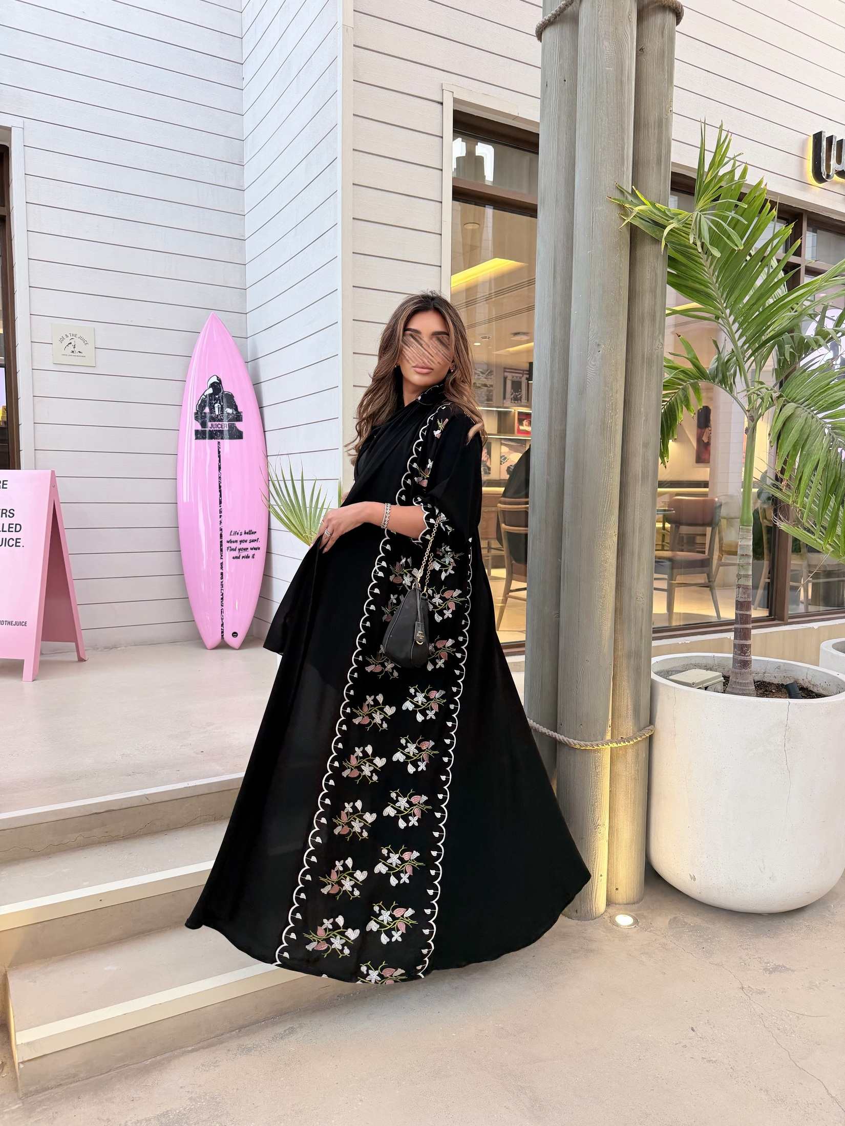 MW1604 -  عباية سوداء بتطريز ورود على الجوانب | Black Abaya with Floral Side Embroidery - Aya