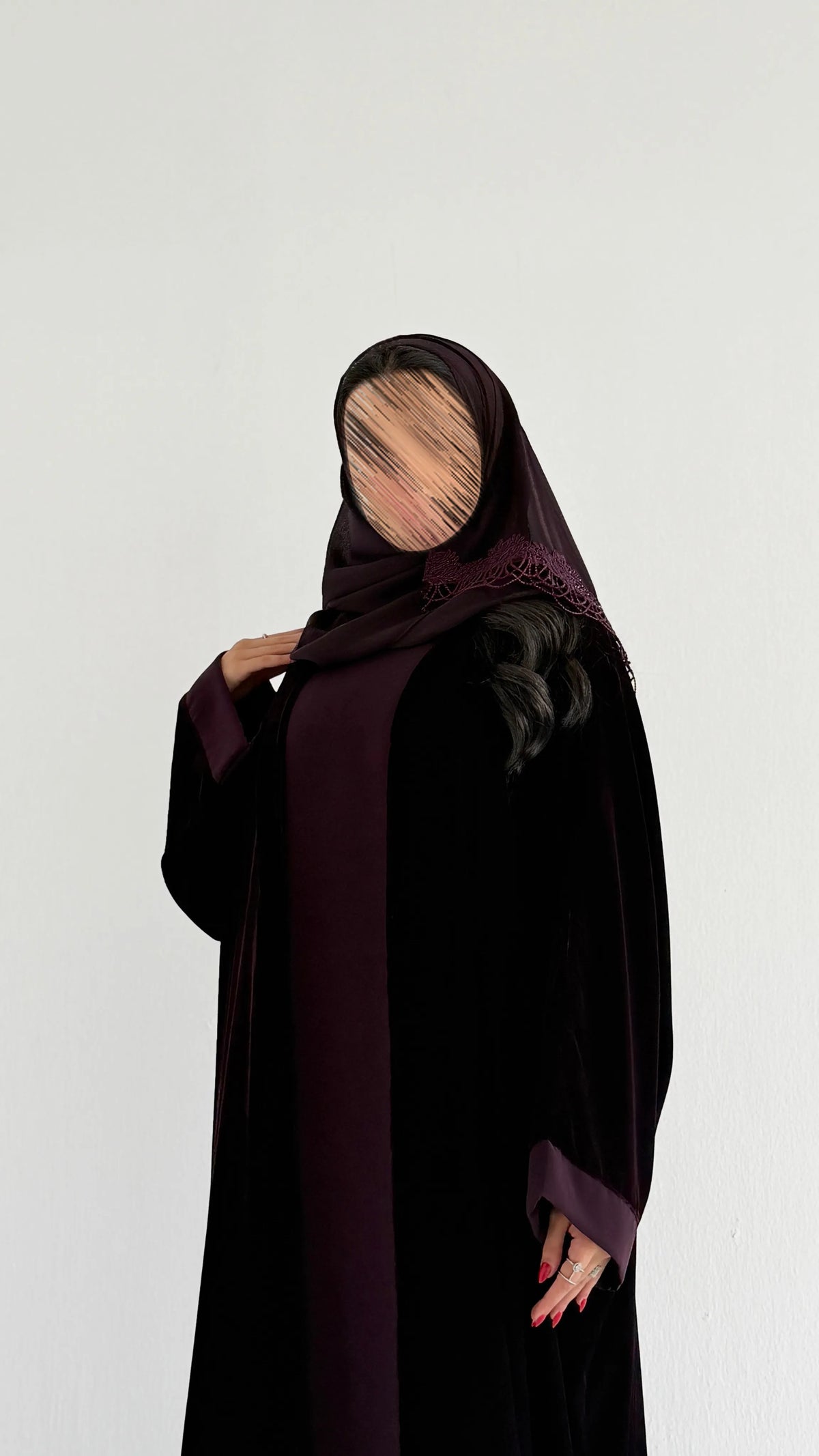 MWT1295 - عباية مخمل موف بفستان كريب مع تدخيله بالأكمام - Aya