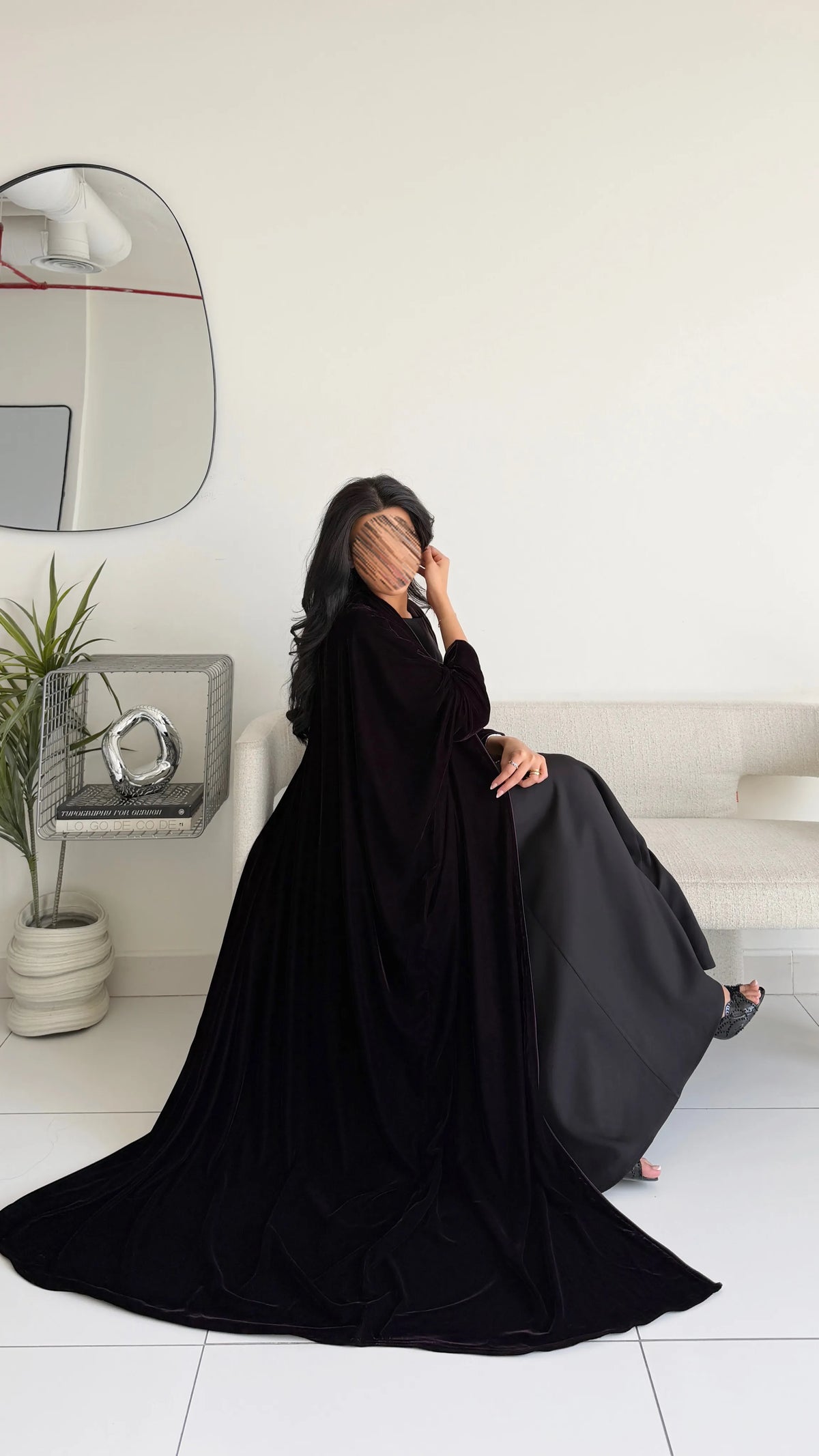 MWT2168 - عباية مخمل موف بقيطان - Aya