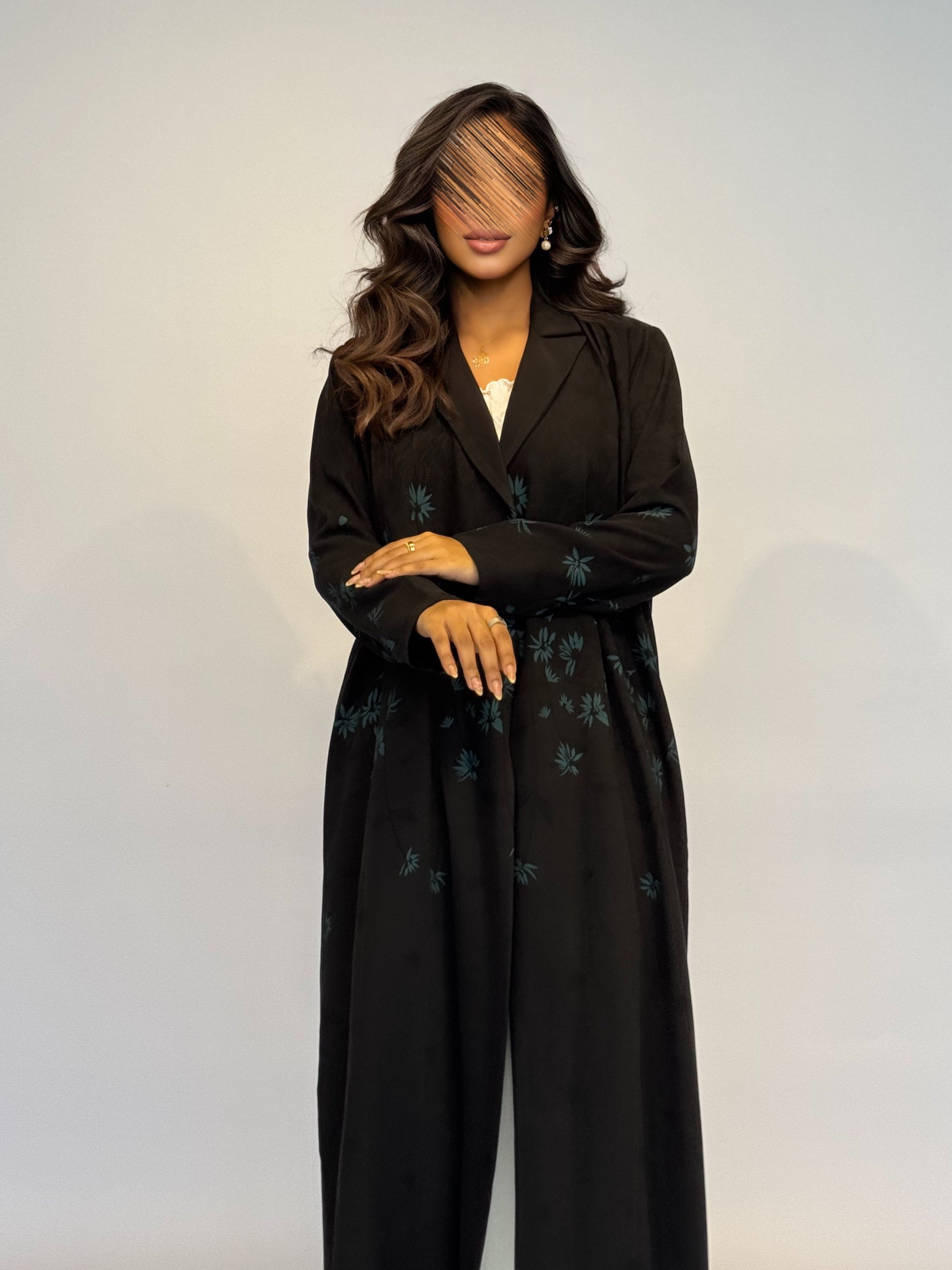MW645 - Light Crepe Standing with Jacquard Half-Cloche