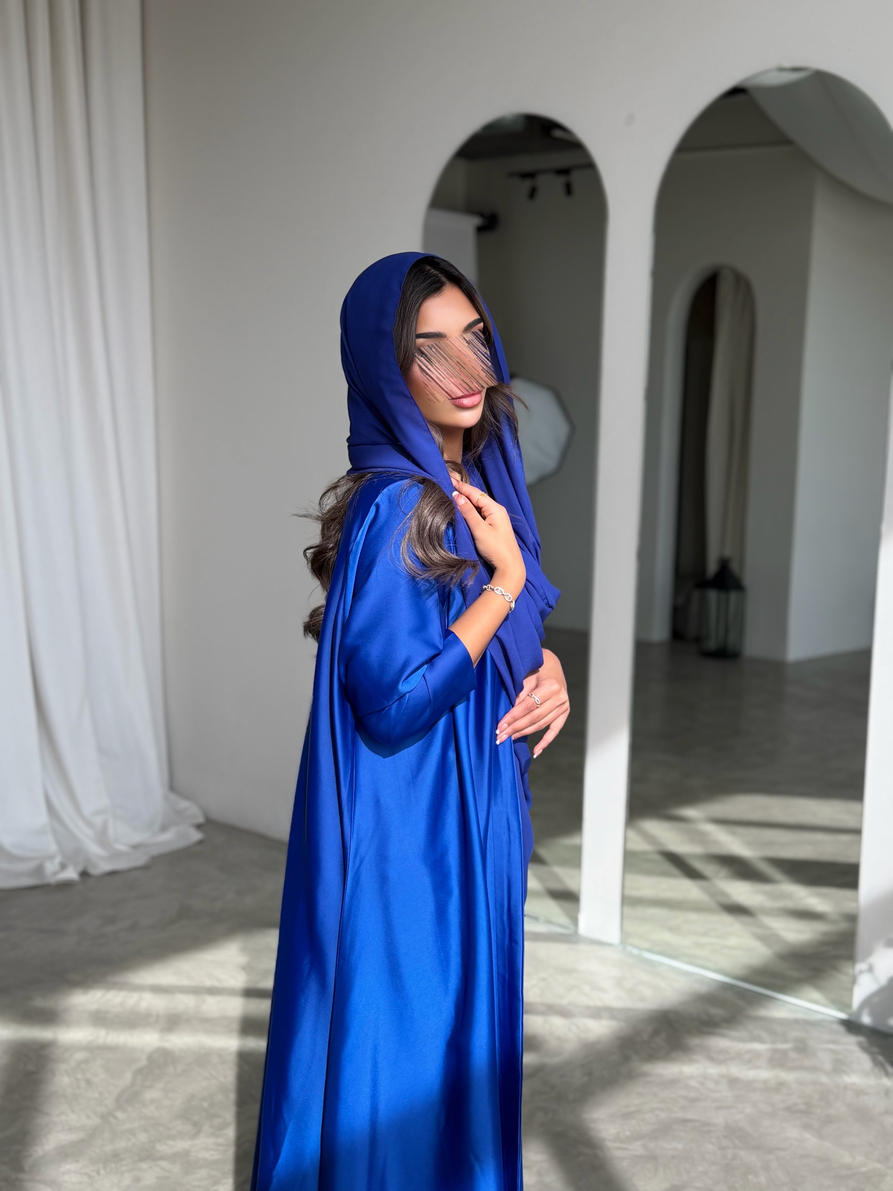 MWT777 - عباية كريب ازرق - Aya