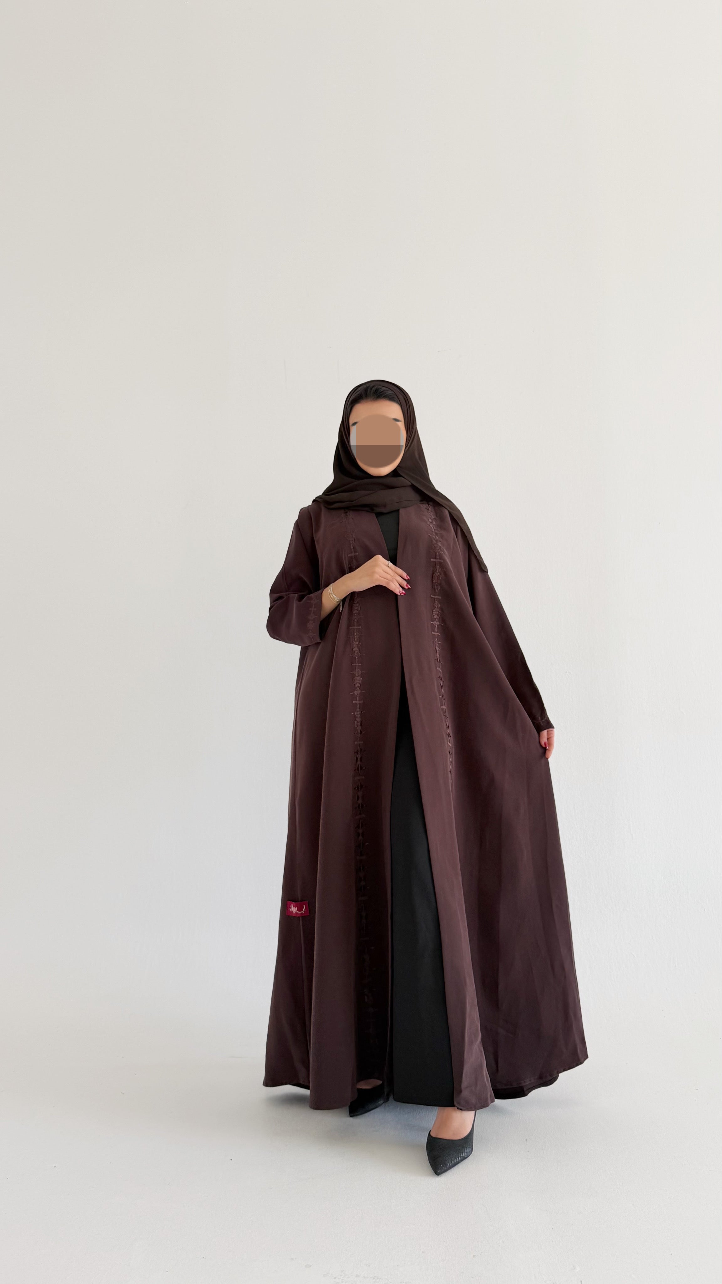 MW645 - Light Crepe Standing with Jacquard Half-Cloche