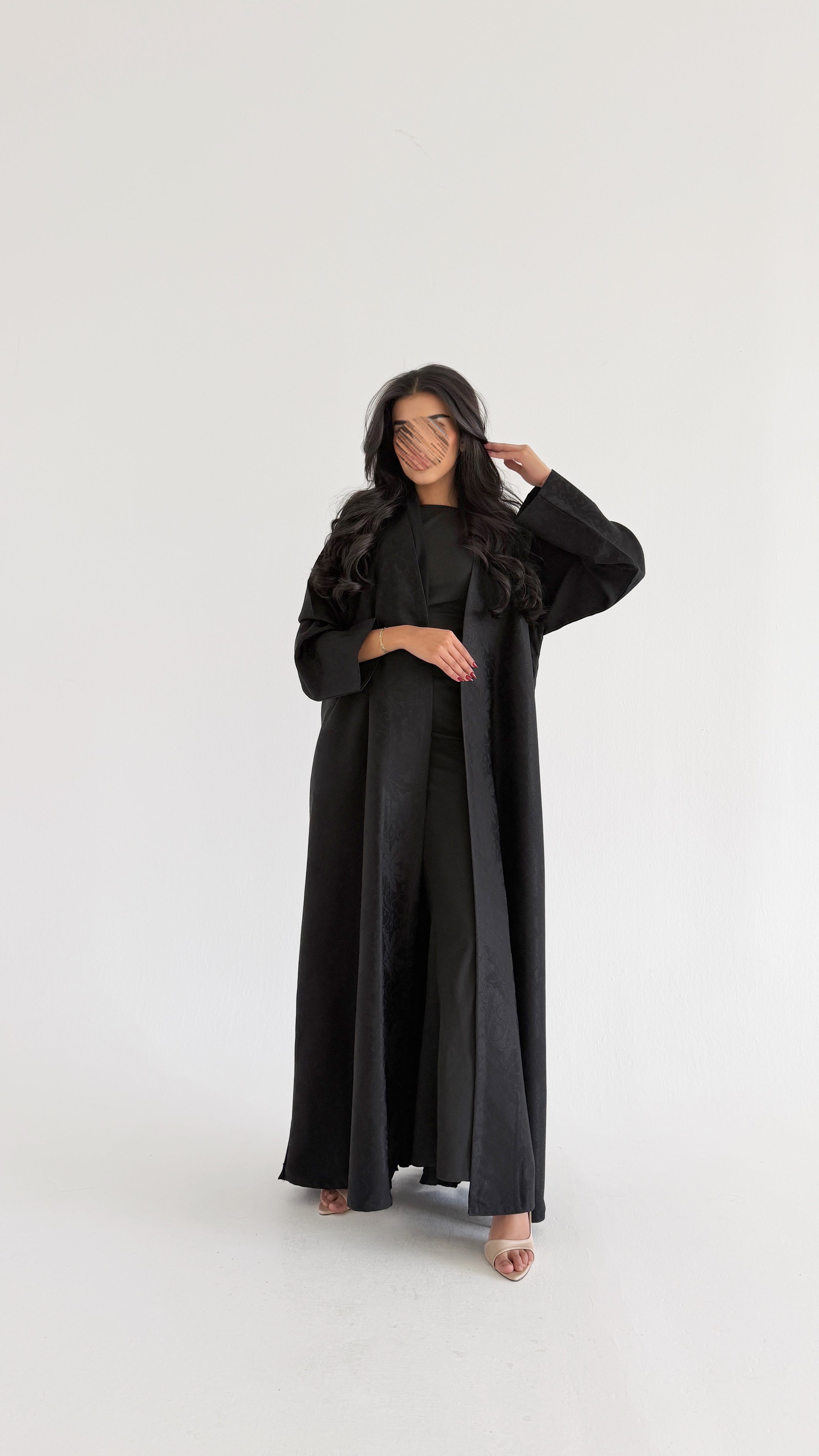 MW2073 - عبايه كلوش جاكار بالامام والخلف تكسير - Aya