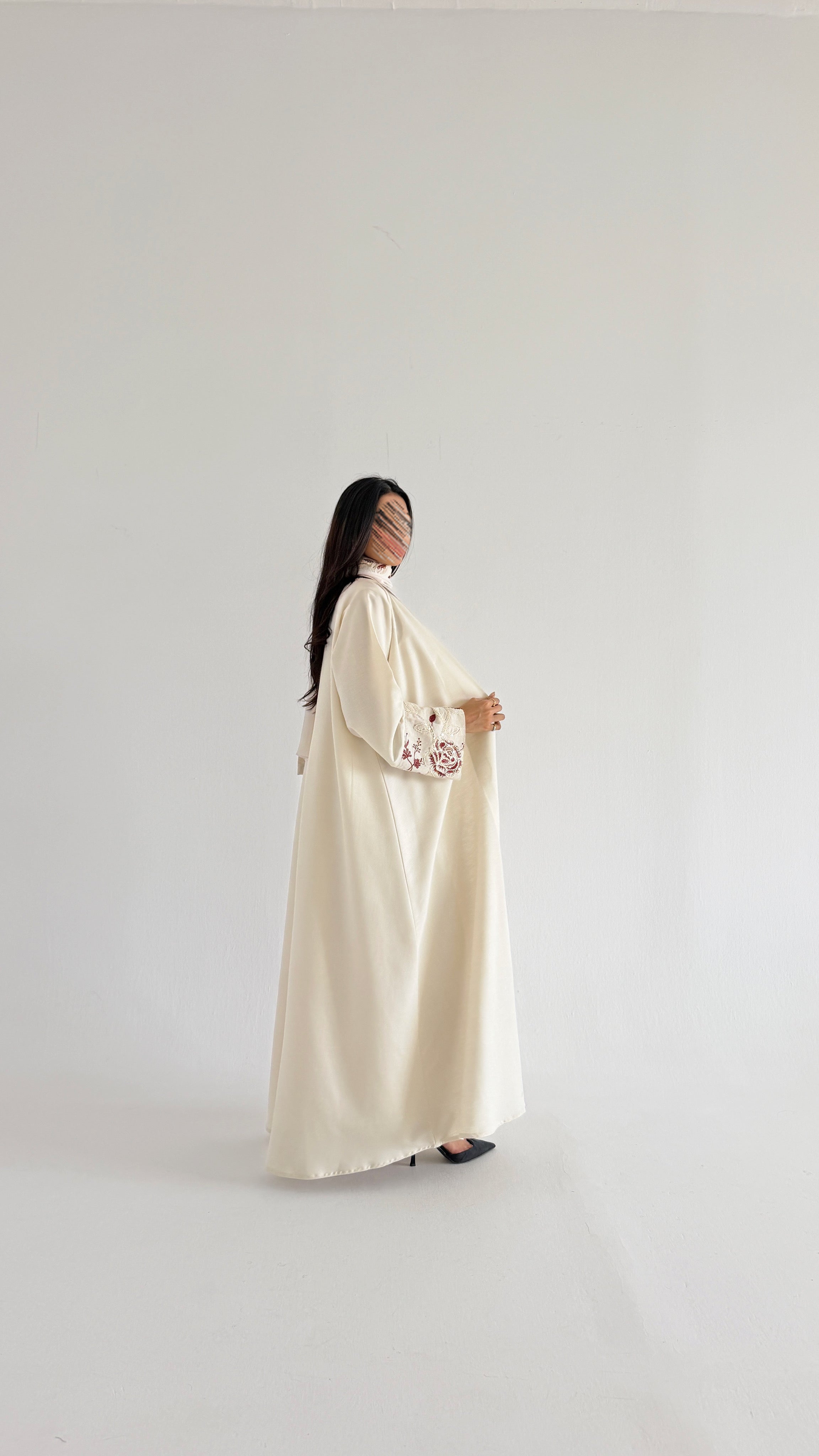 MW2152 - عبايه لنن نص كلوش مع اضافه لنن مطرز بالاكمام حصرية - Aya