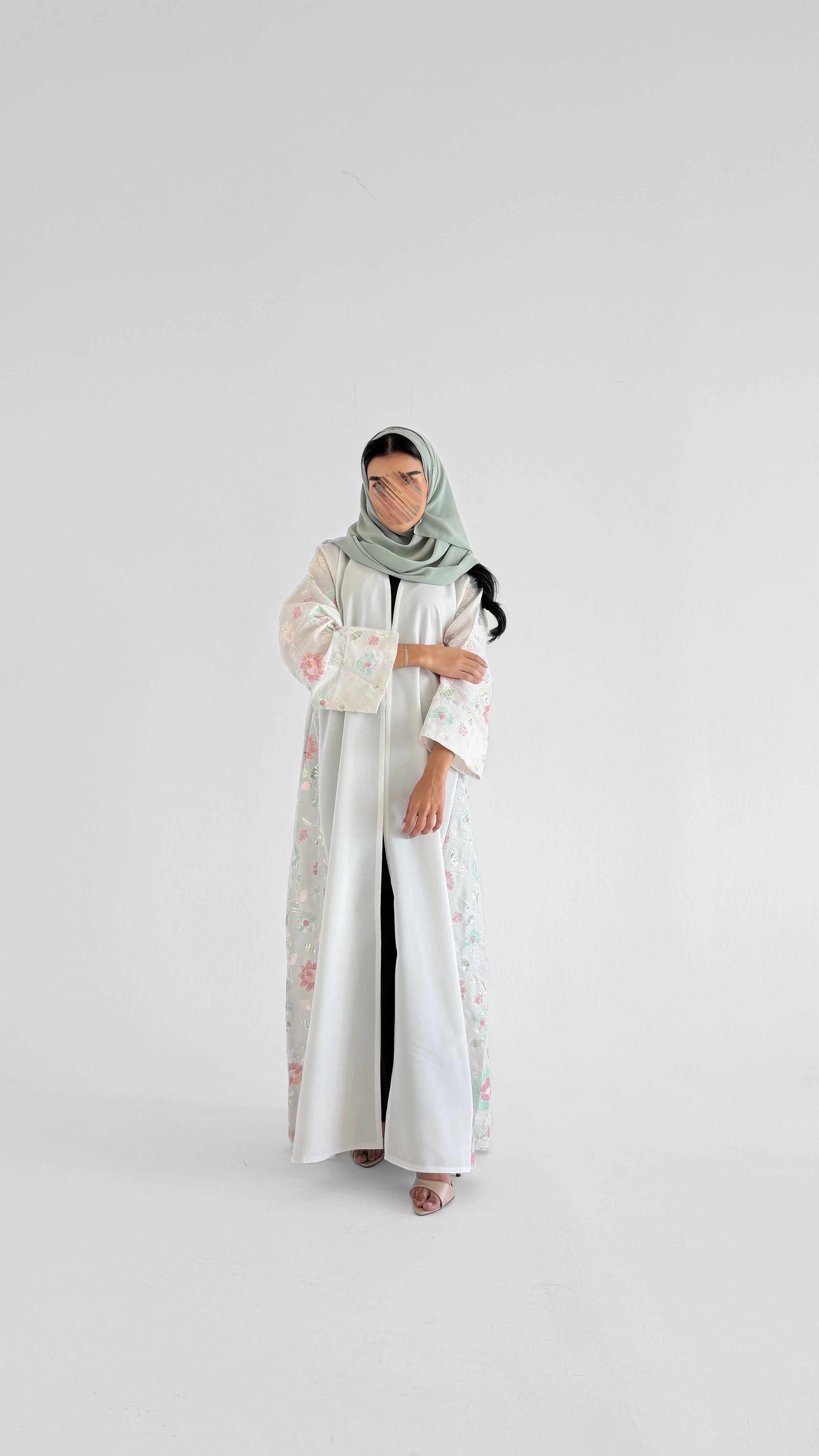 MWT1117 - عباية لنن مع تدخلية ركامة - Aya