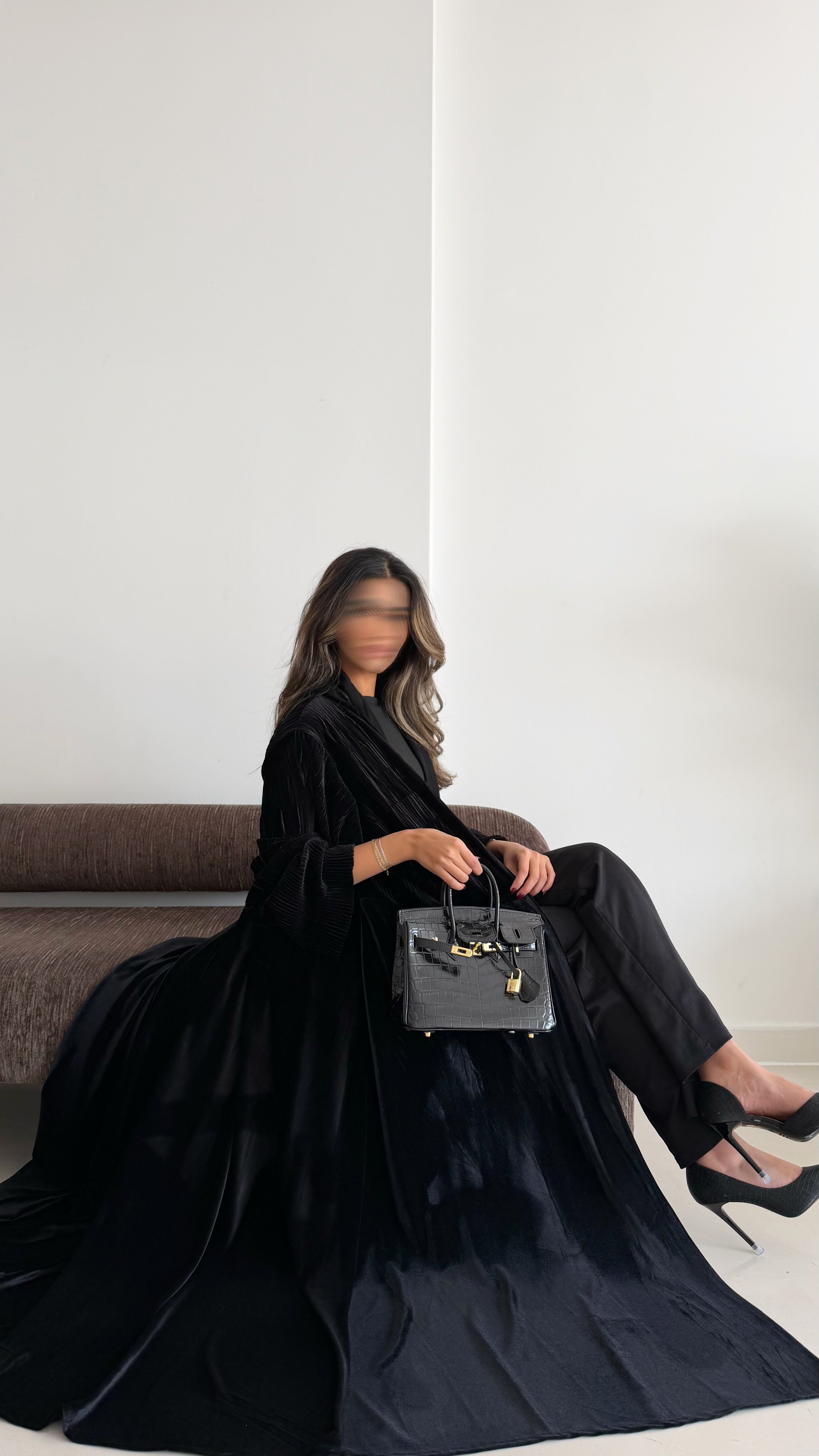 MW645 - Light Crepe Standing with Jacquard Half-Cloche