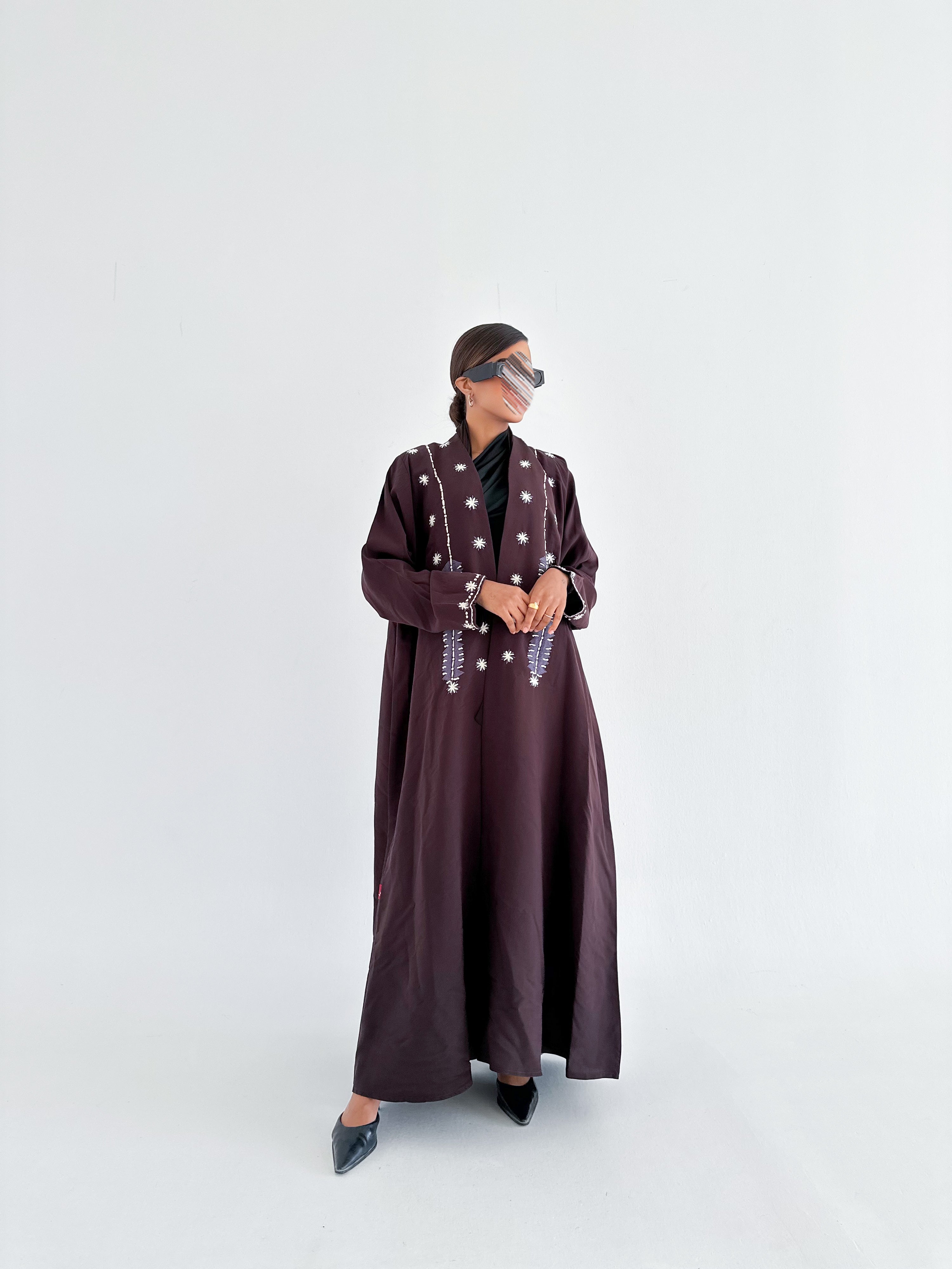 MW645 - Light Crepe Standing with Jacquard Half-Cloche