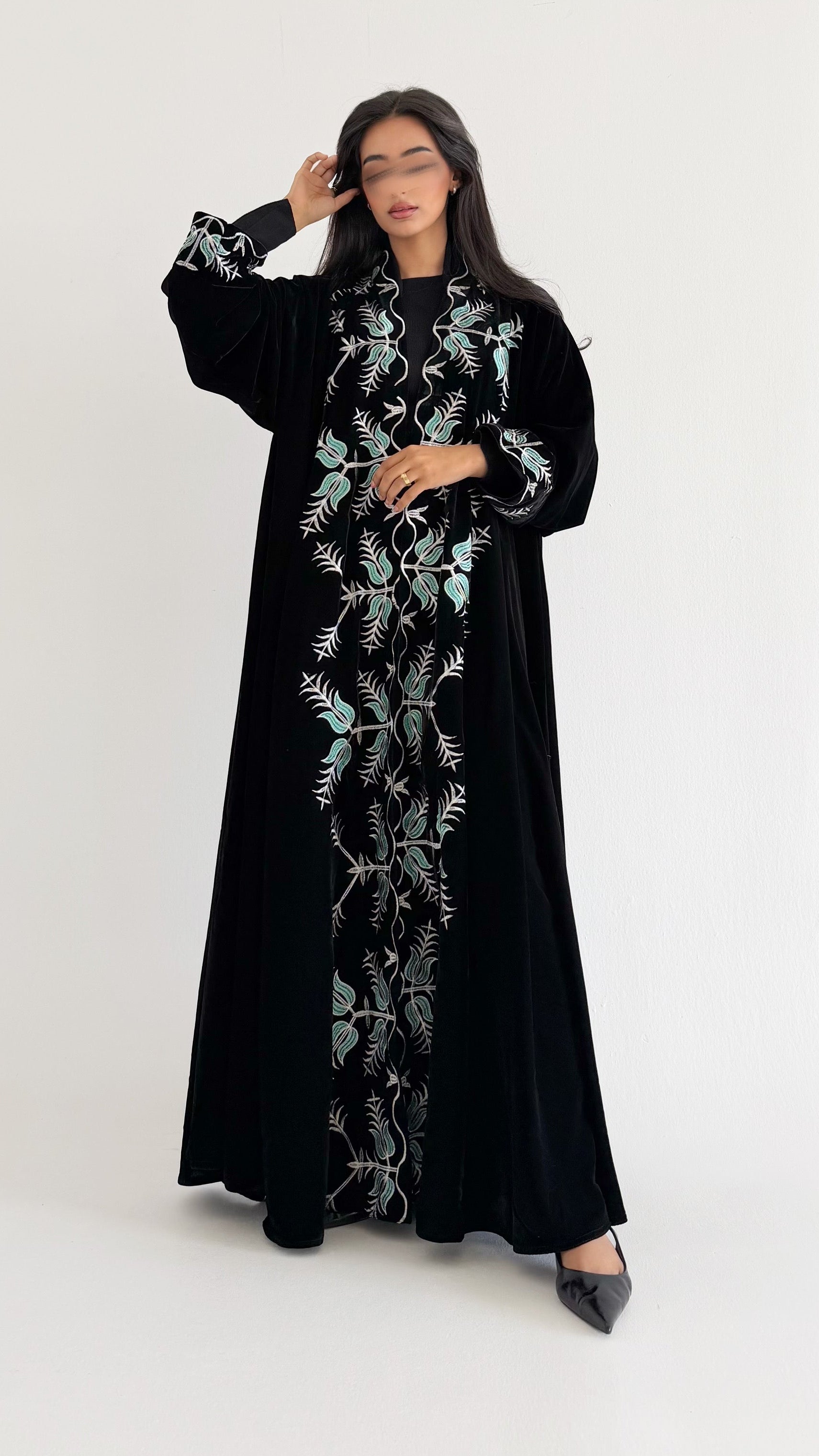 MW645 - Light Crepe Standing with Jacquard Half-Cloche