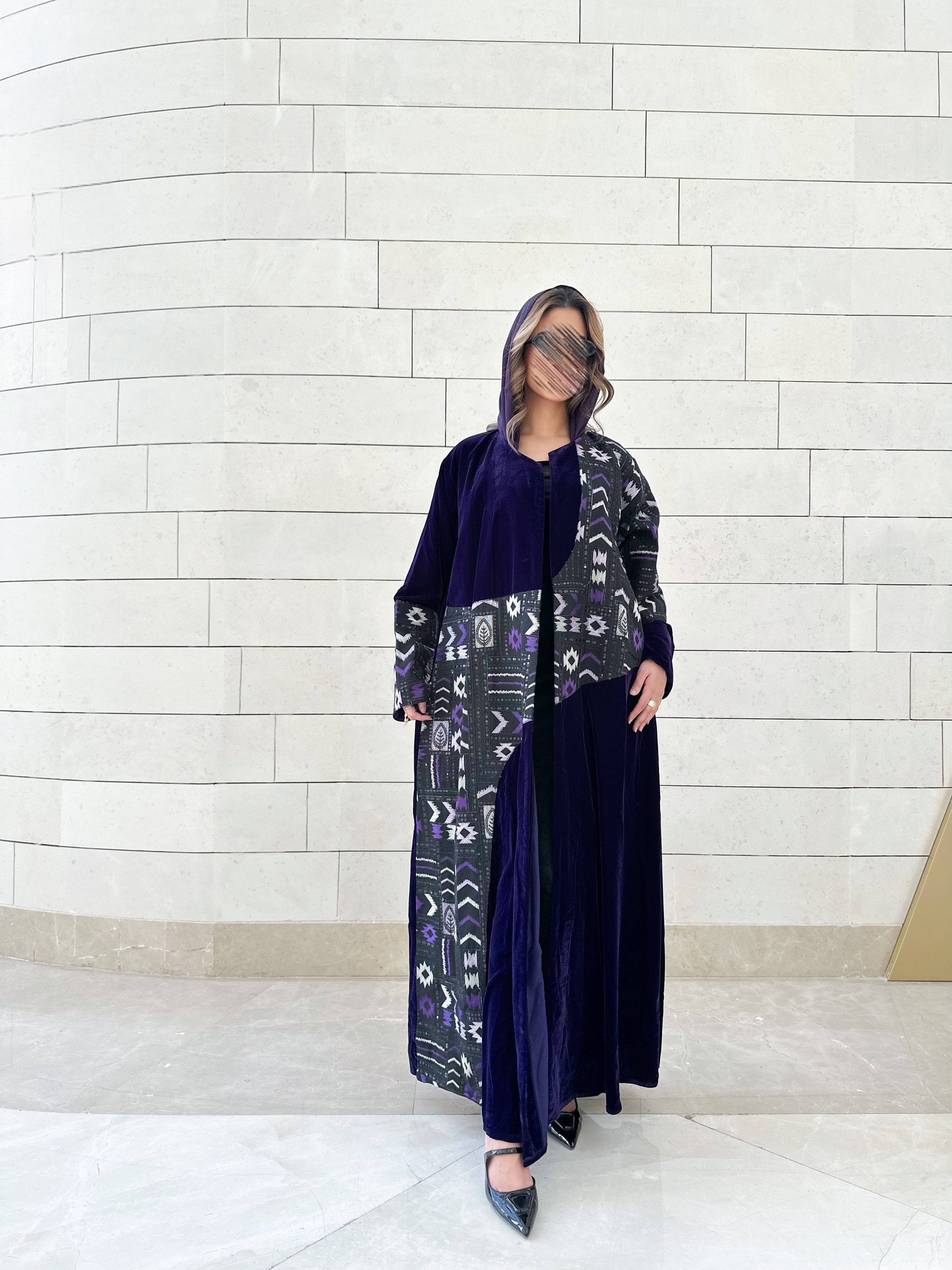 MWT544 - عباية مخمل موف مع تطريز هندي - Aya