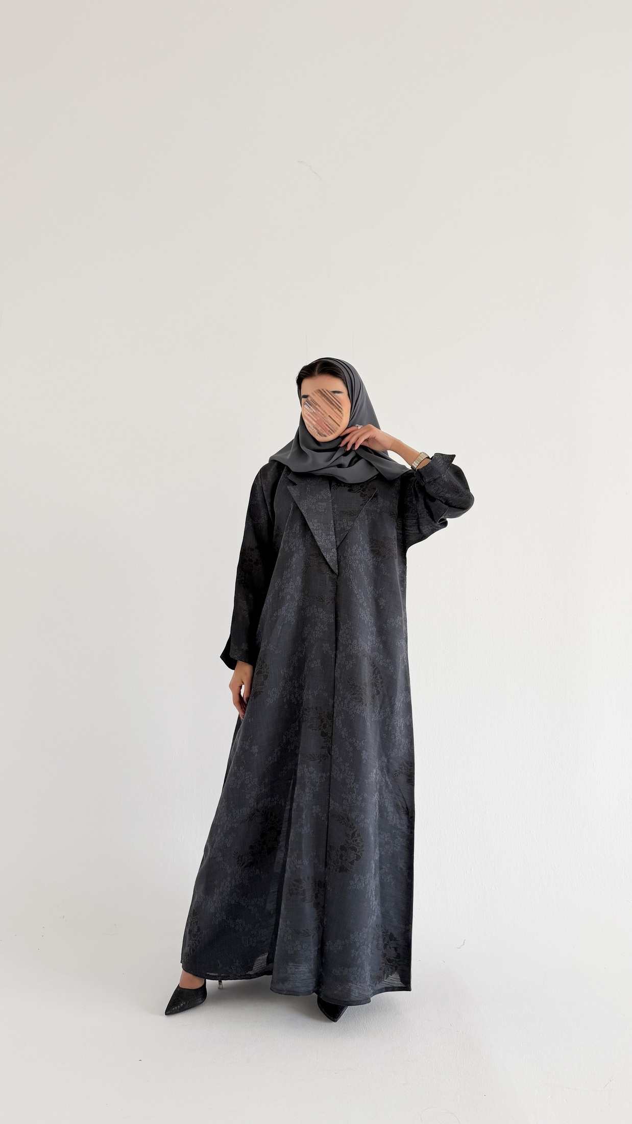 MWT1000 - عباية لنن مطرزة - Aya
