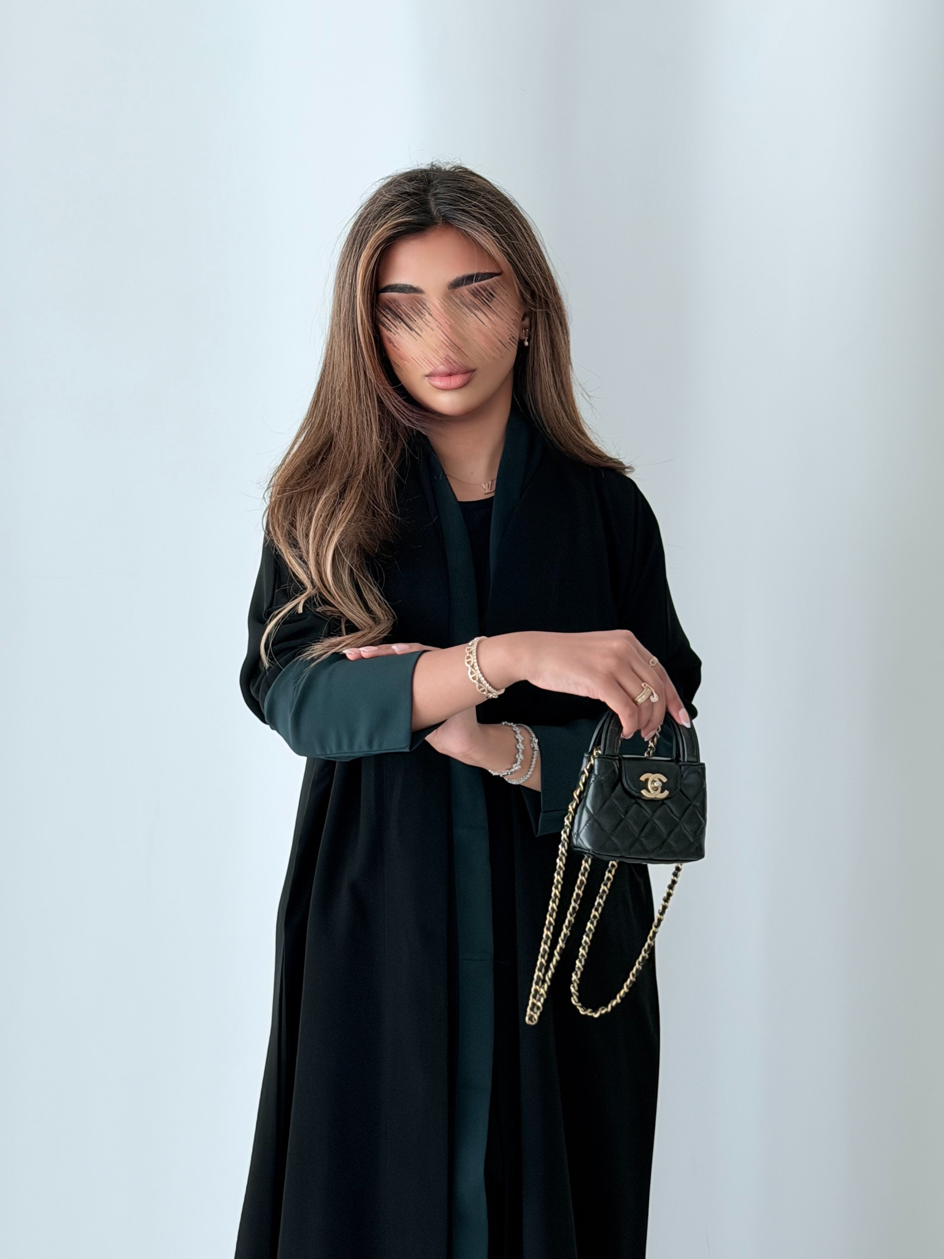MWT1173 -عباية سوداء بتدخيلة اكمام - Aya