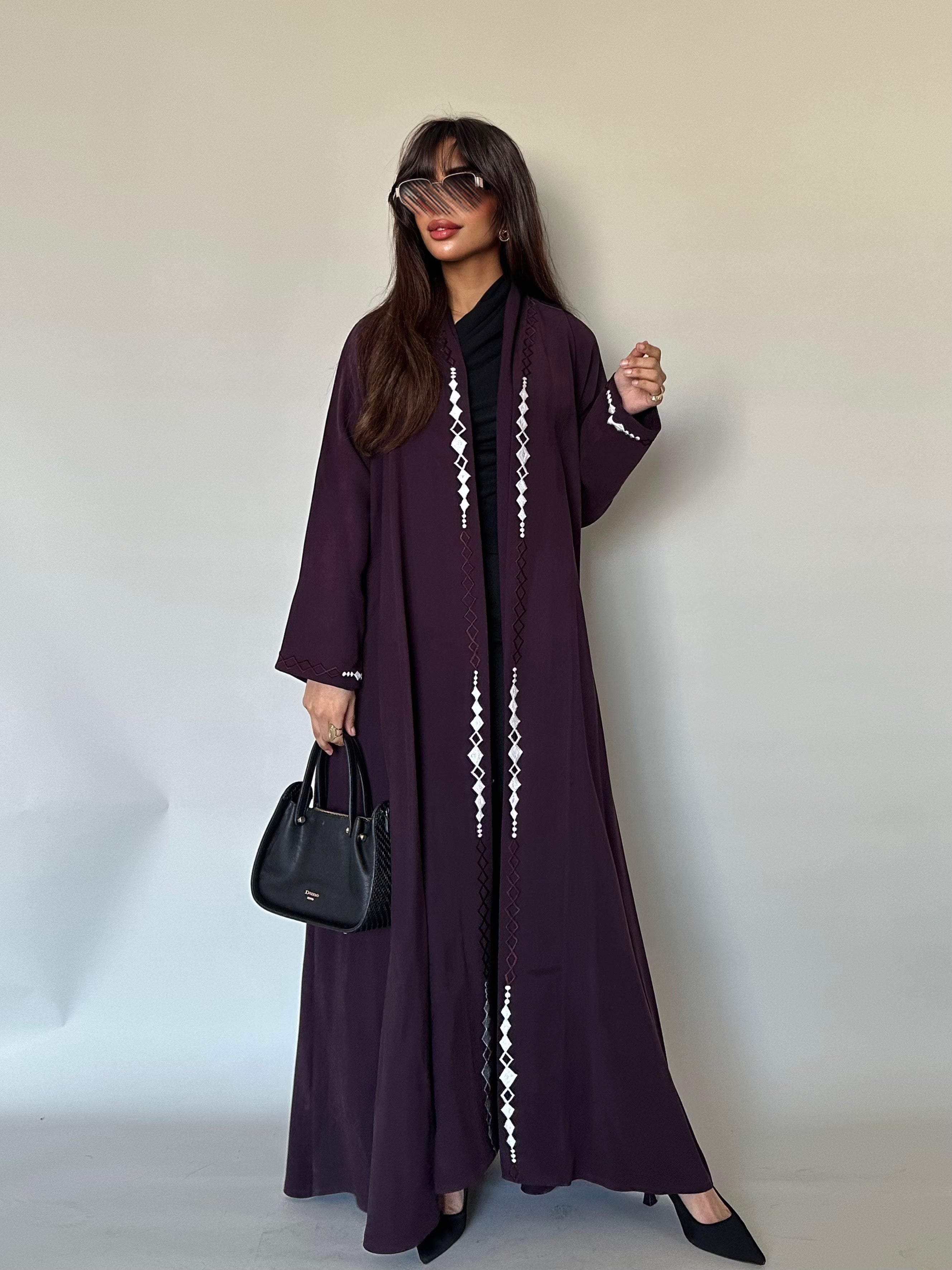 MW645 - Light Crepe Standing with Jacquard Half-Cloche