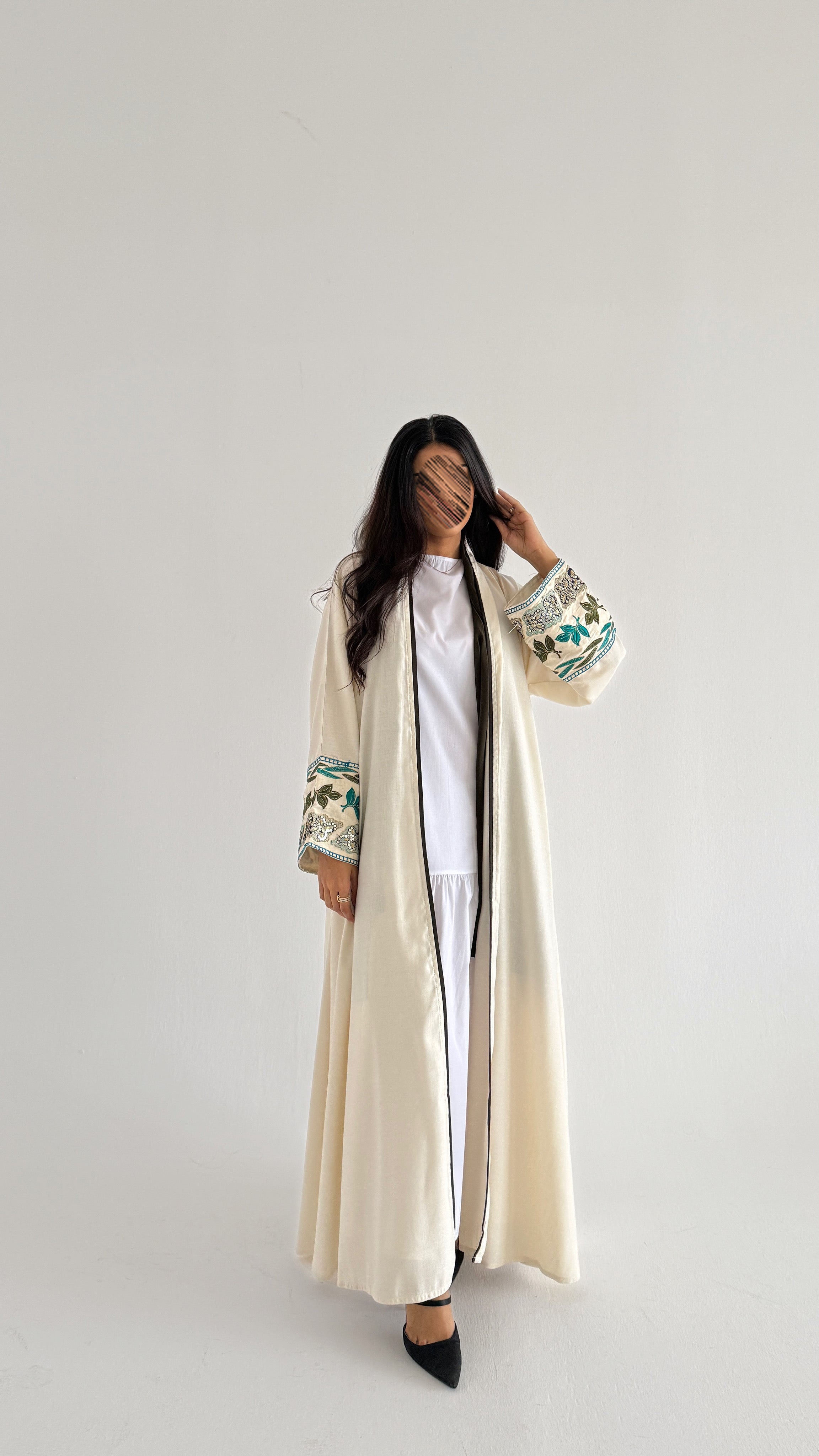 MWT2038 -  عباية لنن مع كلفة تطريز بقيطان زيتية