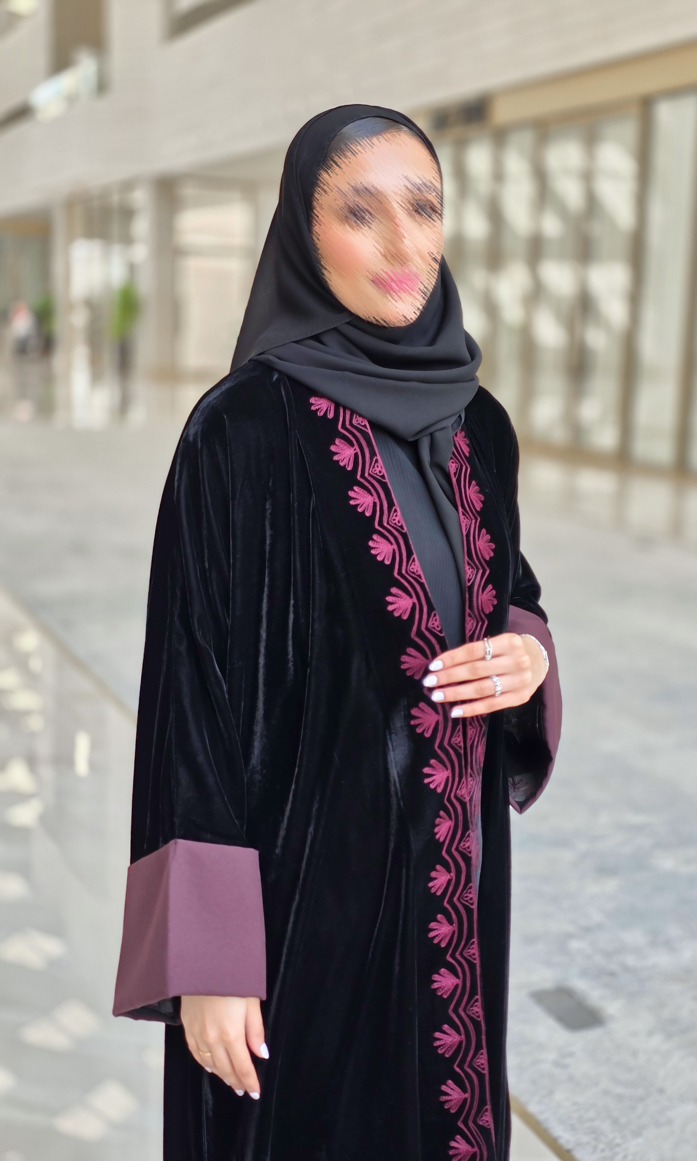 MWT361 - عباية مخمل تطريز عنابي