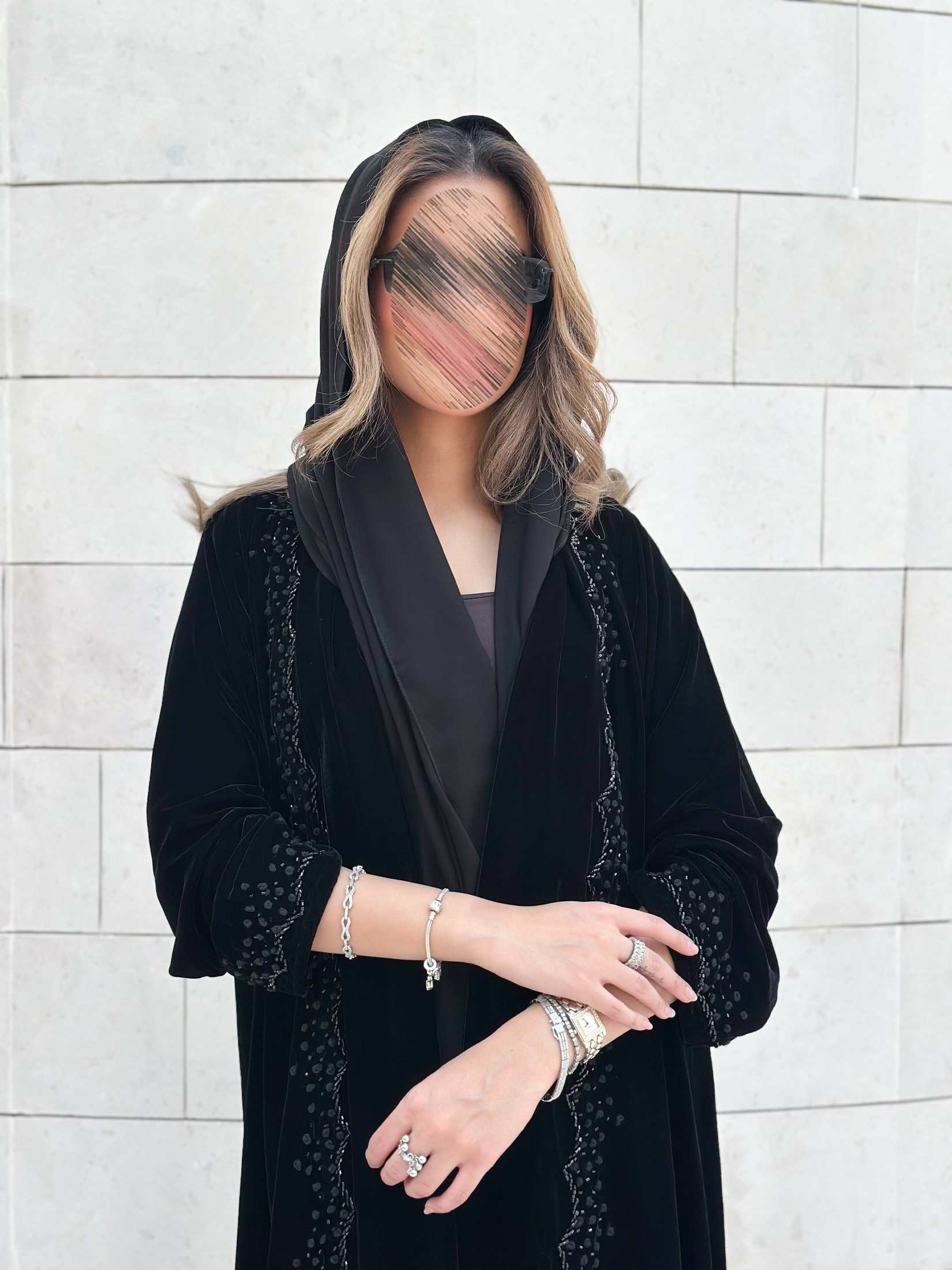MWT724 - عباية مخمل بتطريز اسود - Aya