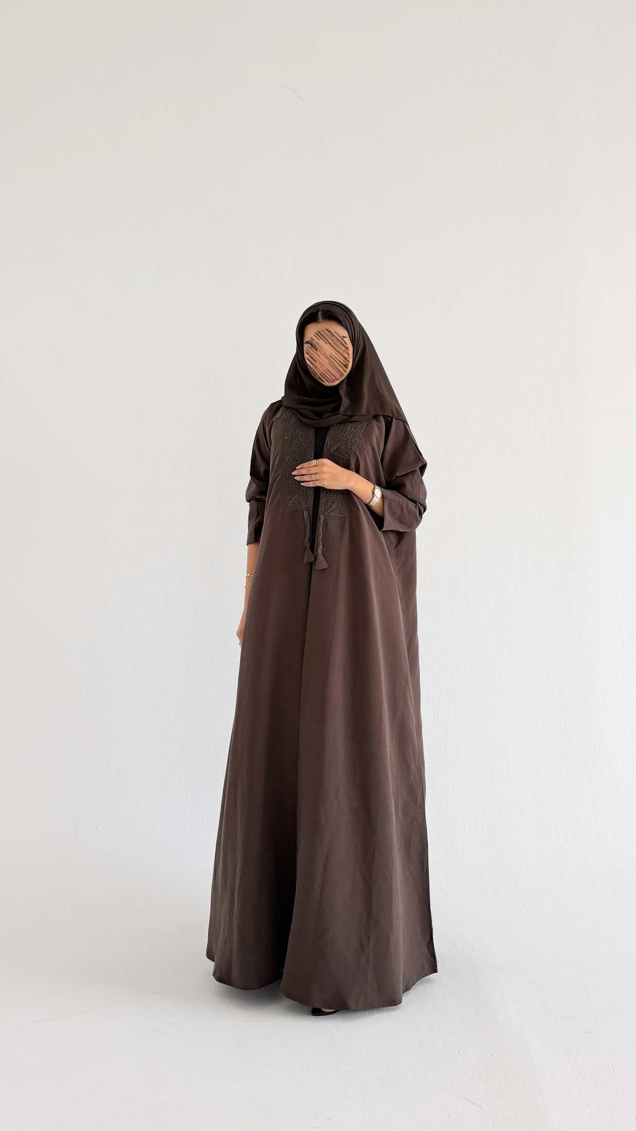 MWT1079 - عباية  بتطريز  بالامام - Aya