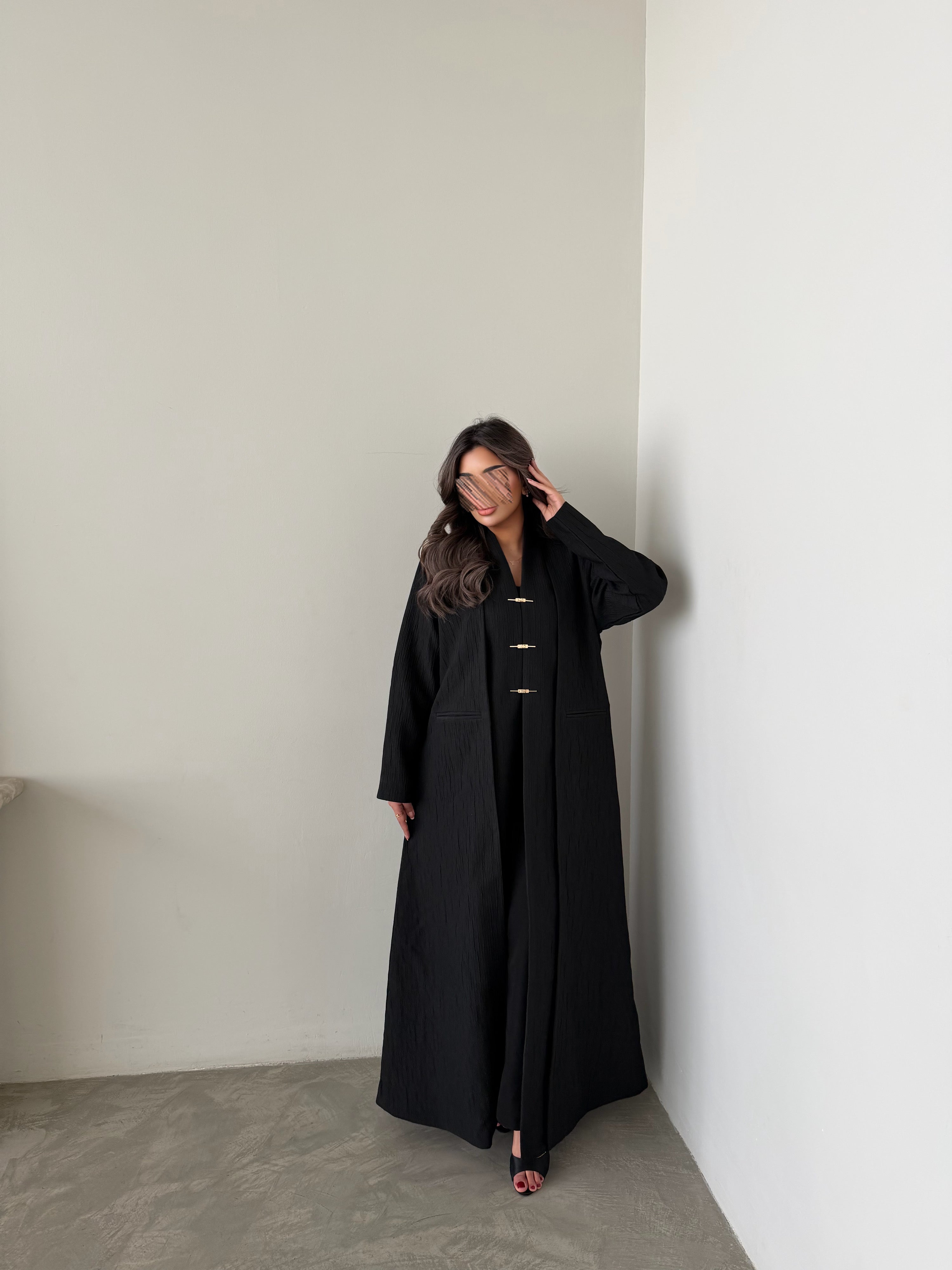 MWT1045 - عباية بليزر مع ازرار ذهبية - Aya