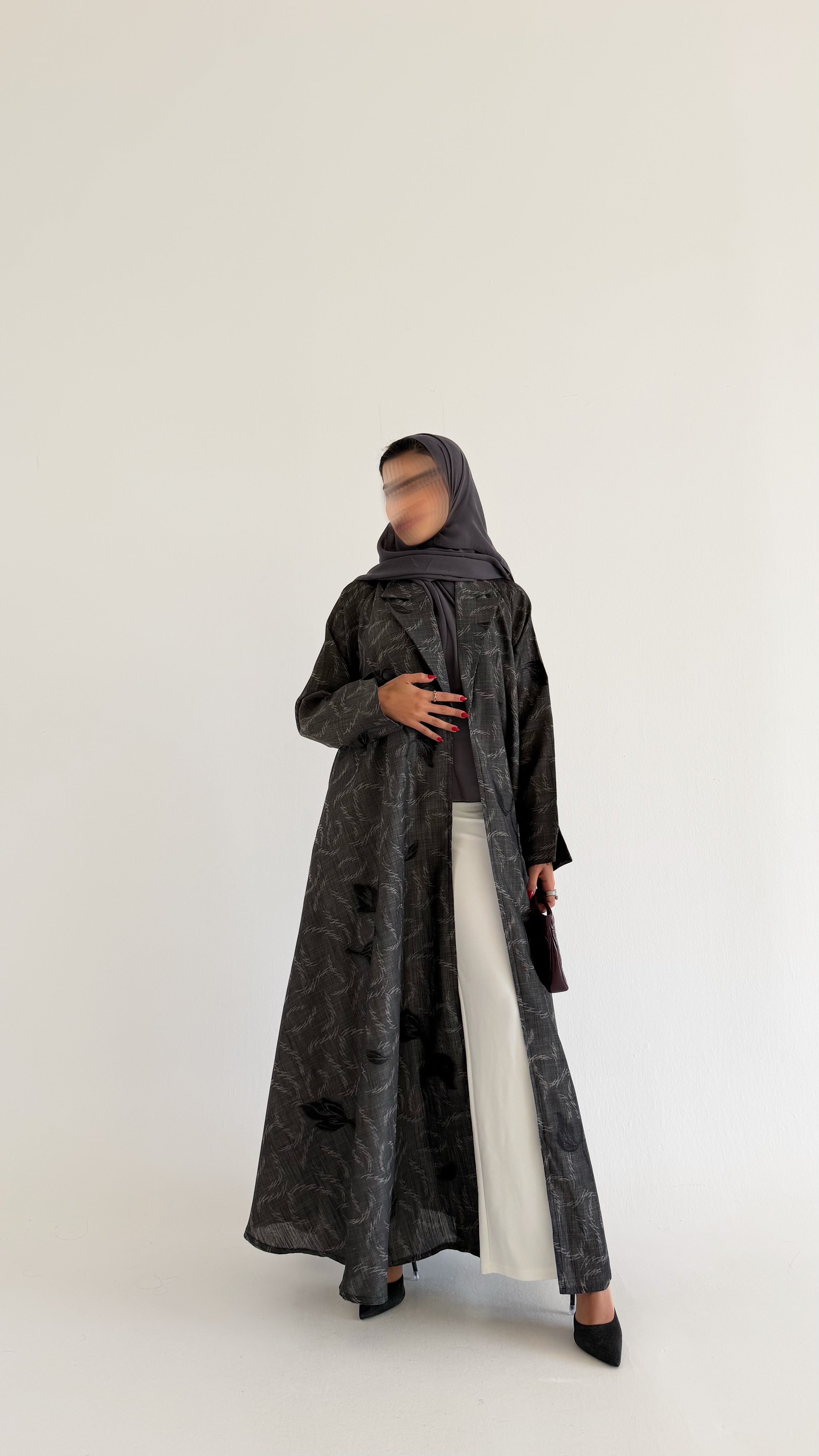 MW645 - Light Crepe Standing with Jacquard Half-Cloche