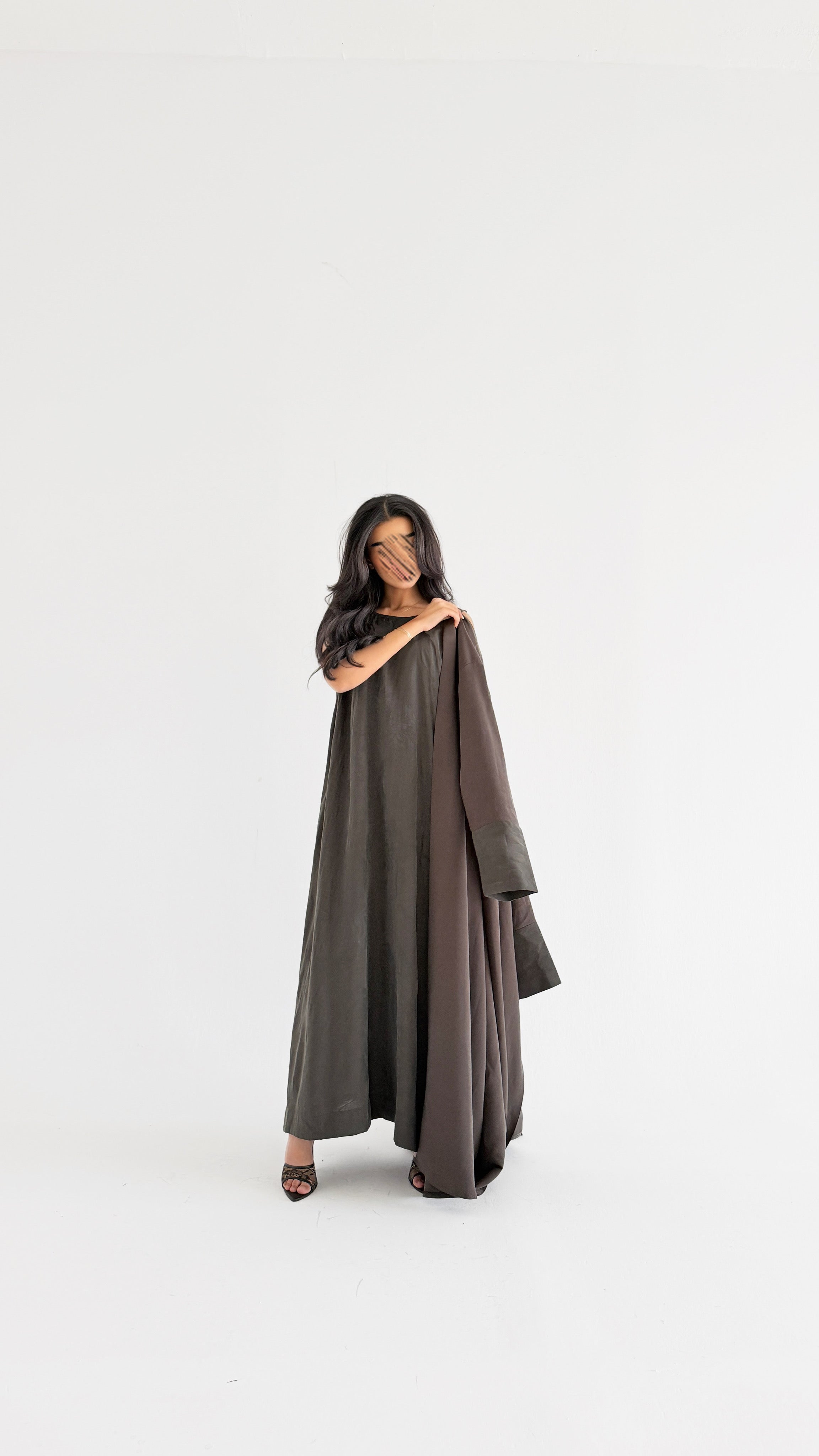 MWT5030 - عباية مع فستان تحتها | زيتي جاكار- كمية محدودة - Aya