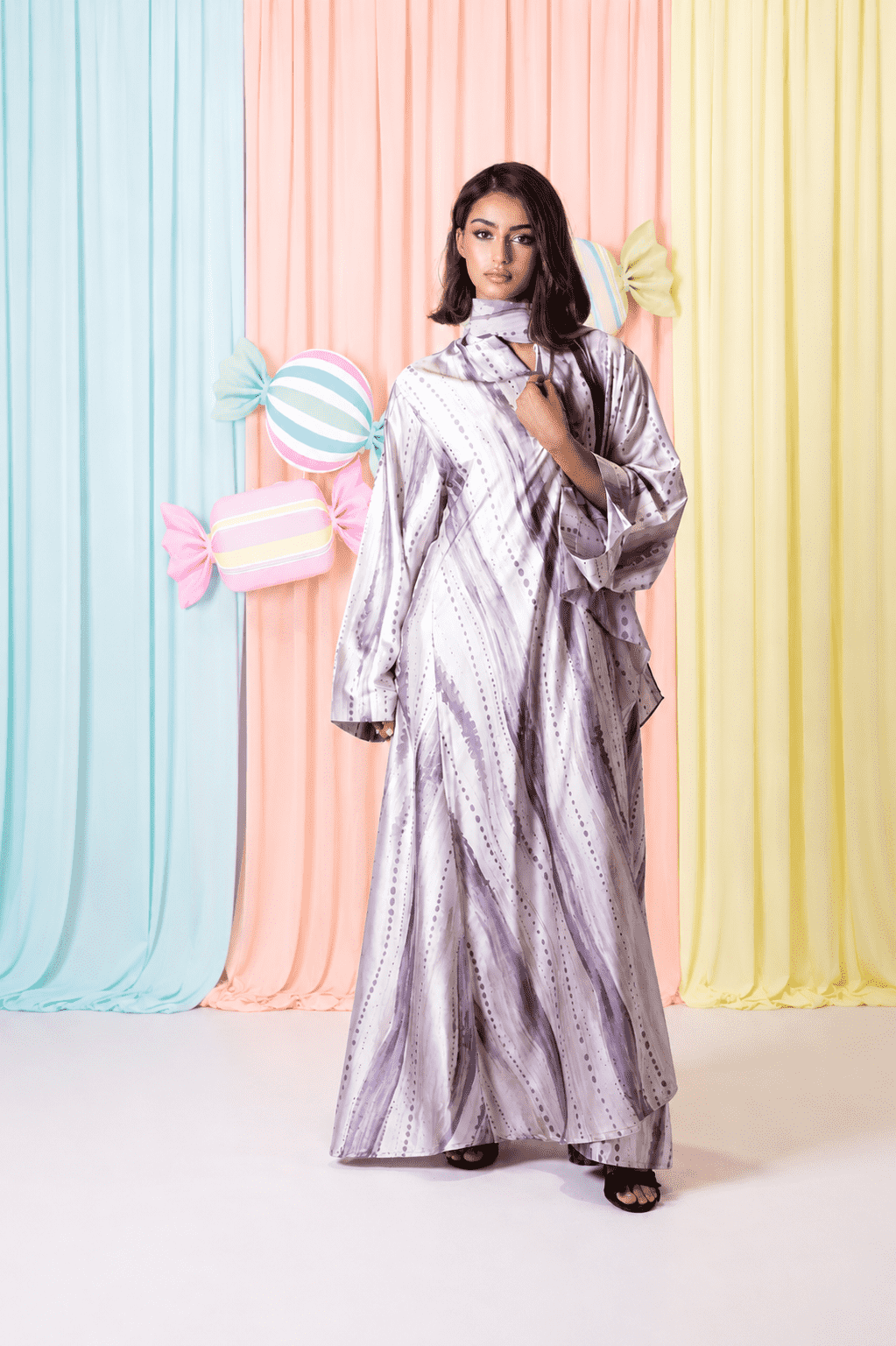 MWT1199 - عباية مخطط |striped abaya
