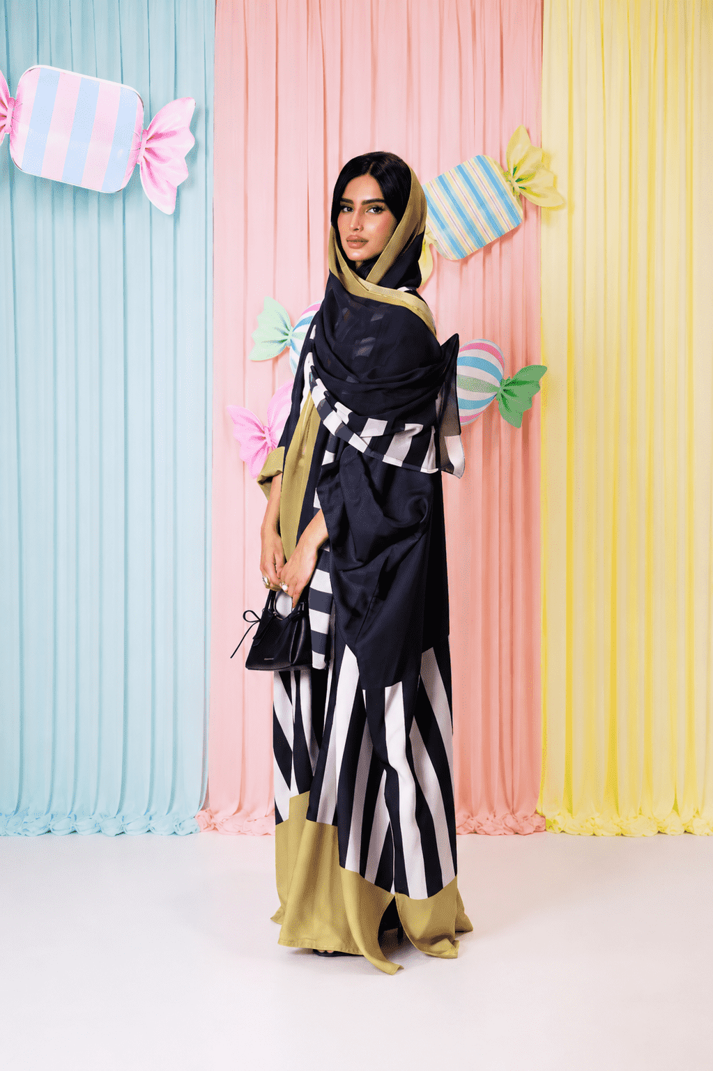 MWT1200 - عباية مخطط |striped abaya