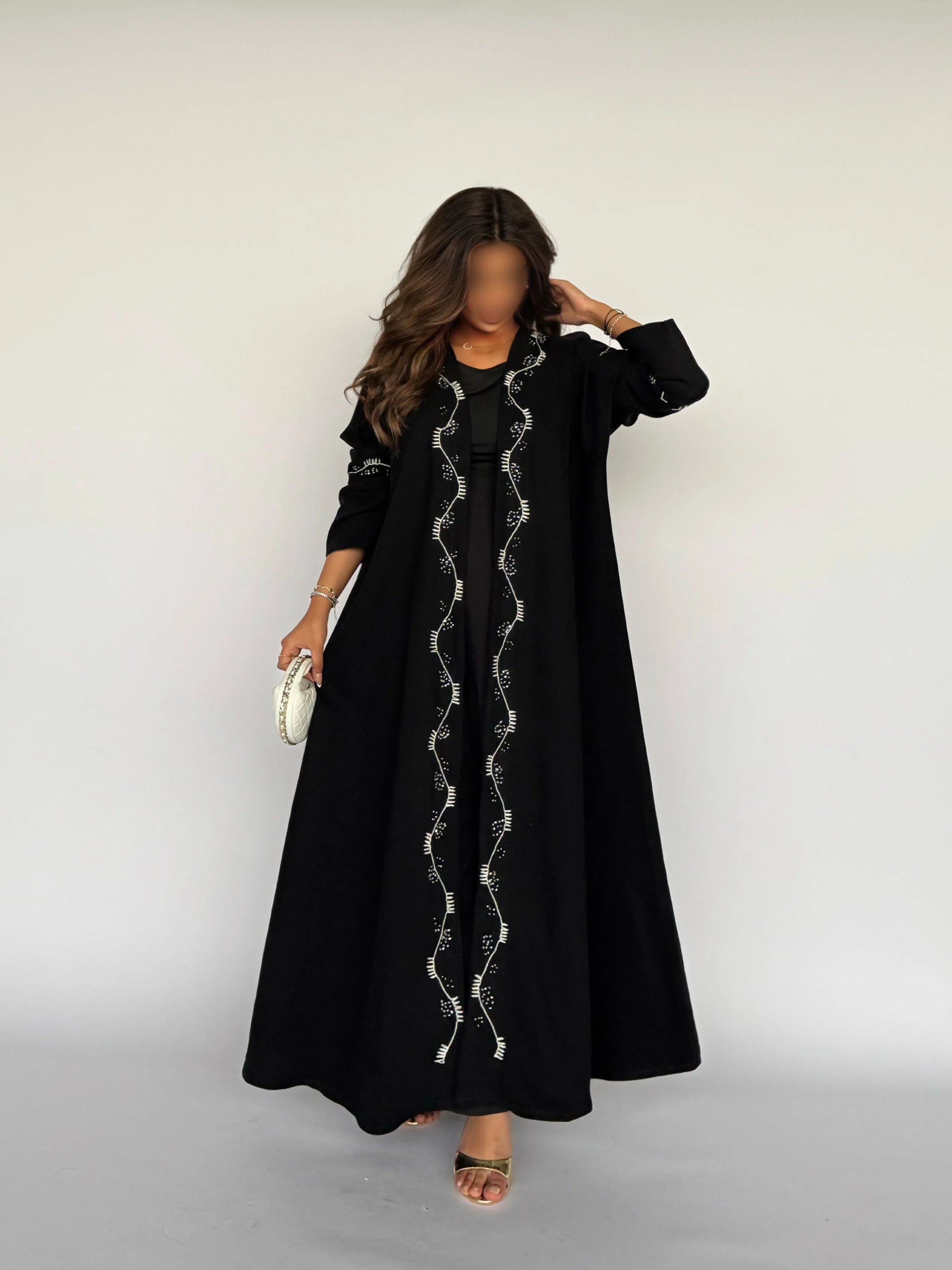 MW645 - Light Crepe Standing with Jacquard Half-Cloche