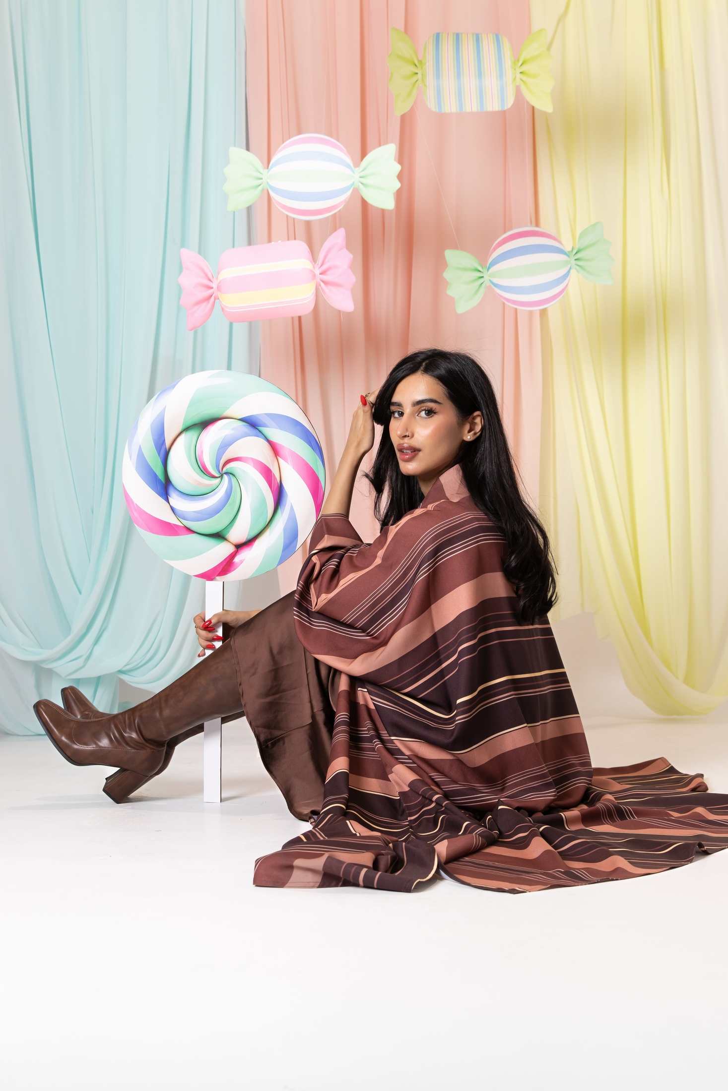 MWT1198 - عباية مخطط |striped abaya