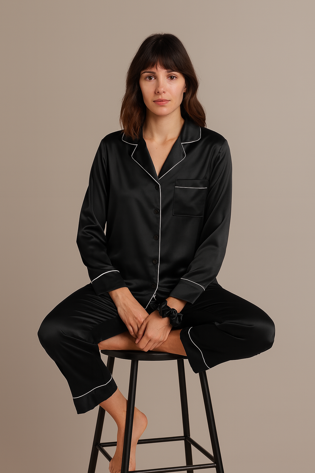 MWP01 - Button Down Silk PJ Sets with Free Scrunchie- Black | طقم بجامة حرير - أسود (ربطة شعر مجانية)
