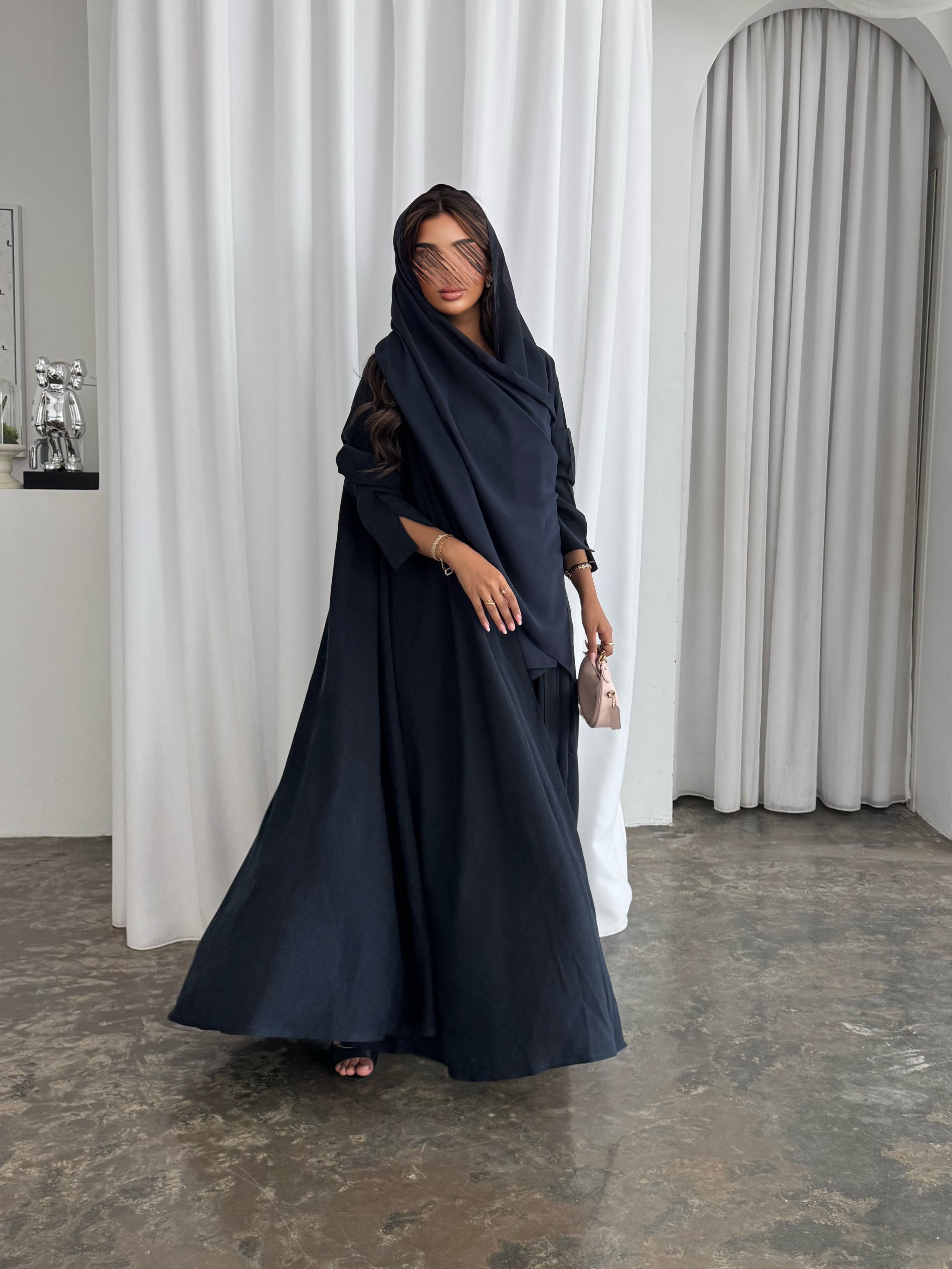 MW645 - Light Crepe Standing with Jacquard Half-Cloche