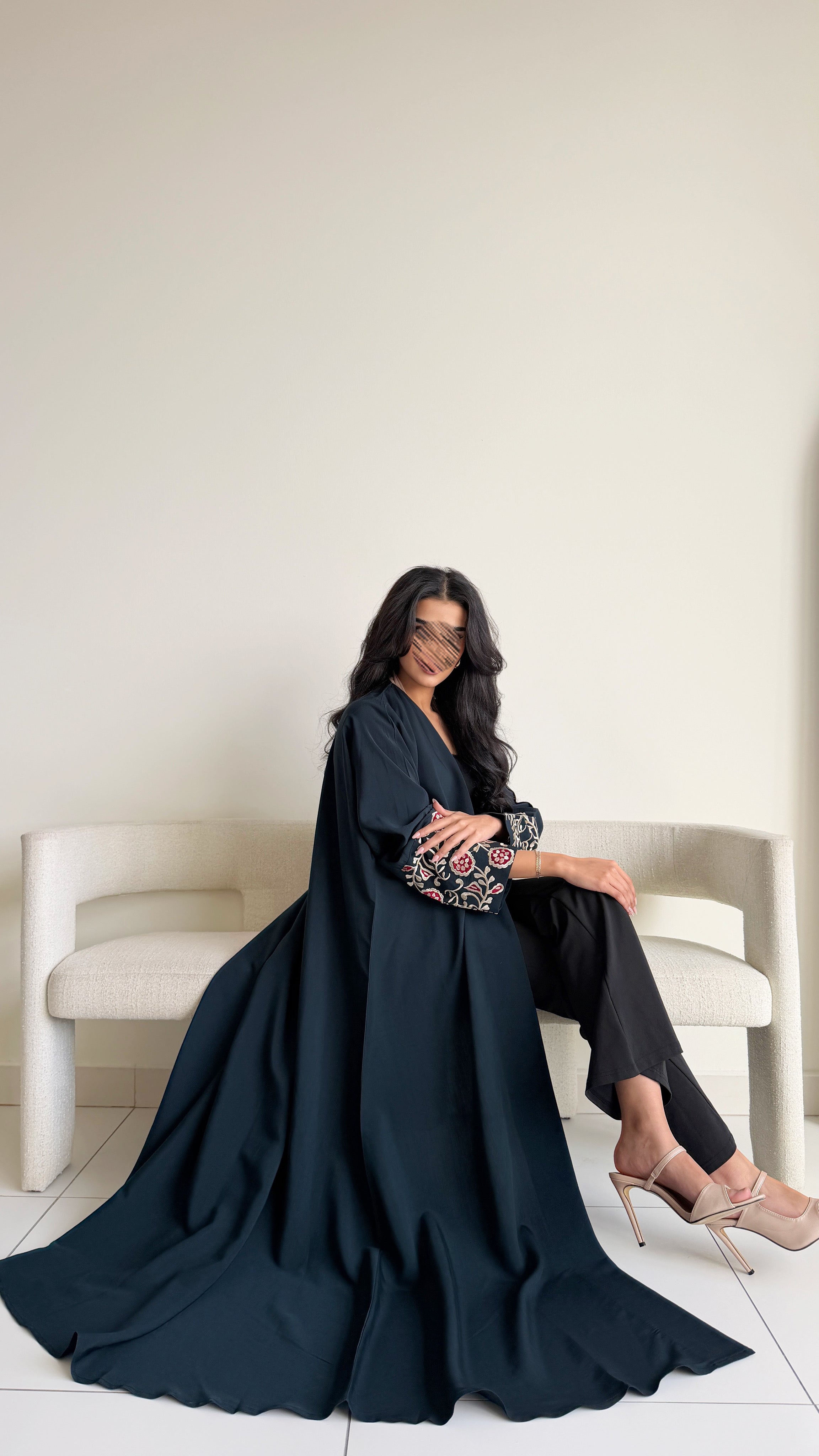 MWT1106 - عباية زيتي بتطريز بالاكمام - Aya