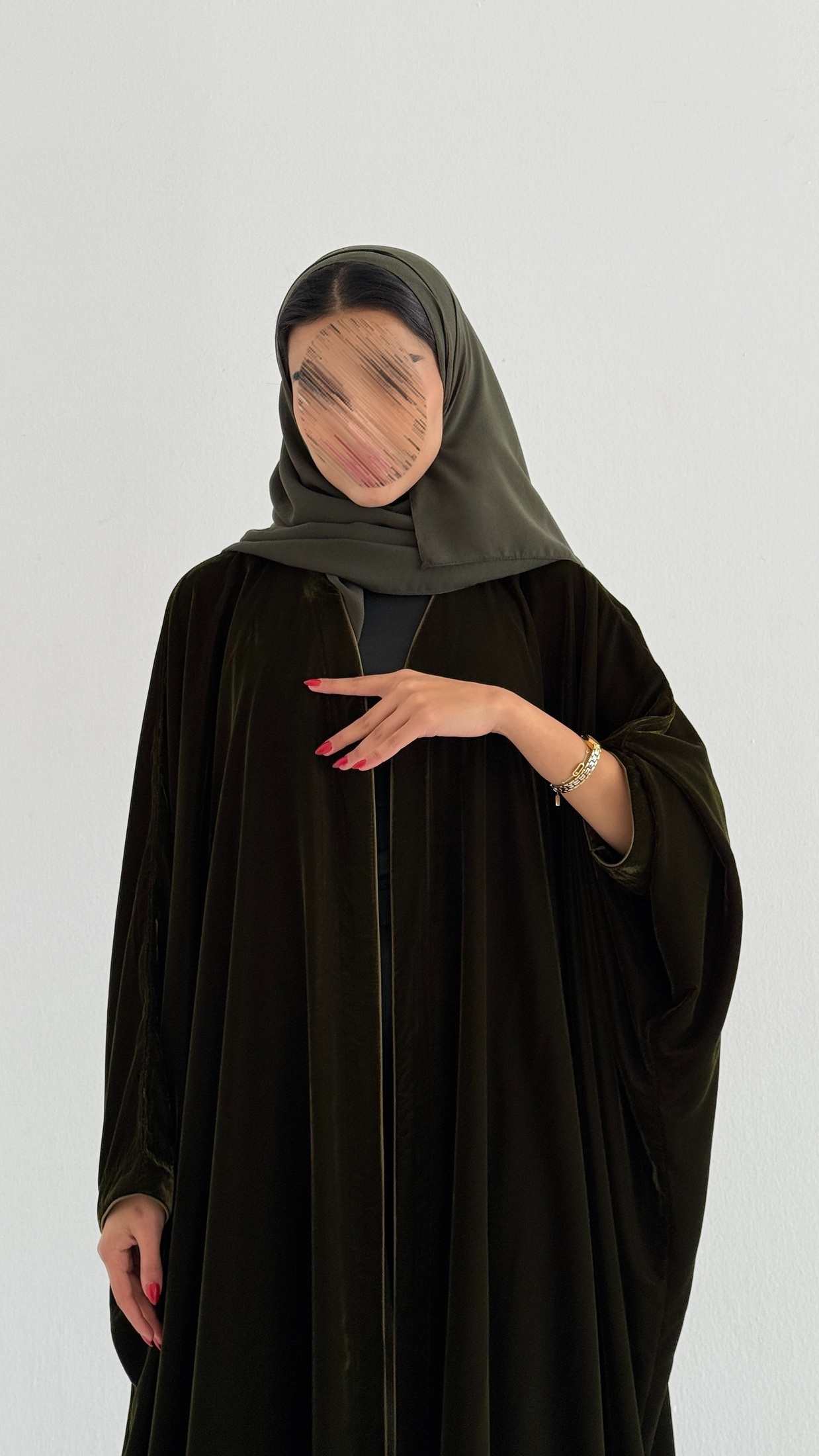 MWT750 - عباية مخمل زيتية - Aya