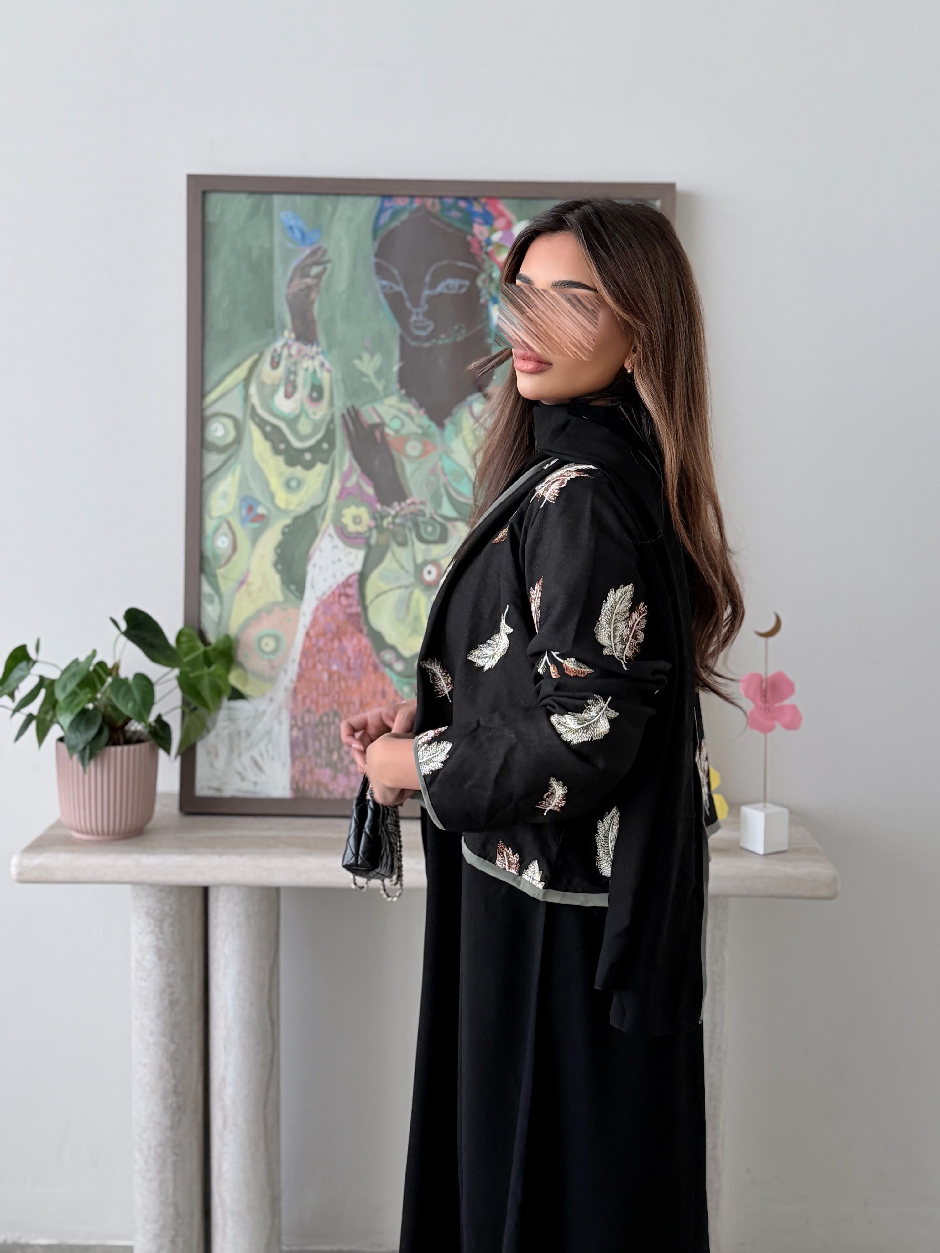 MWT2001 -عبايه كريب اسود مع تدخيله لنن - Aya