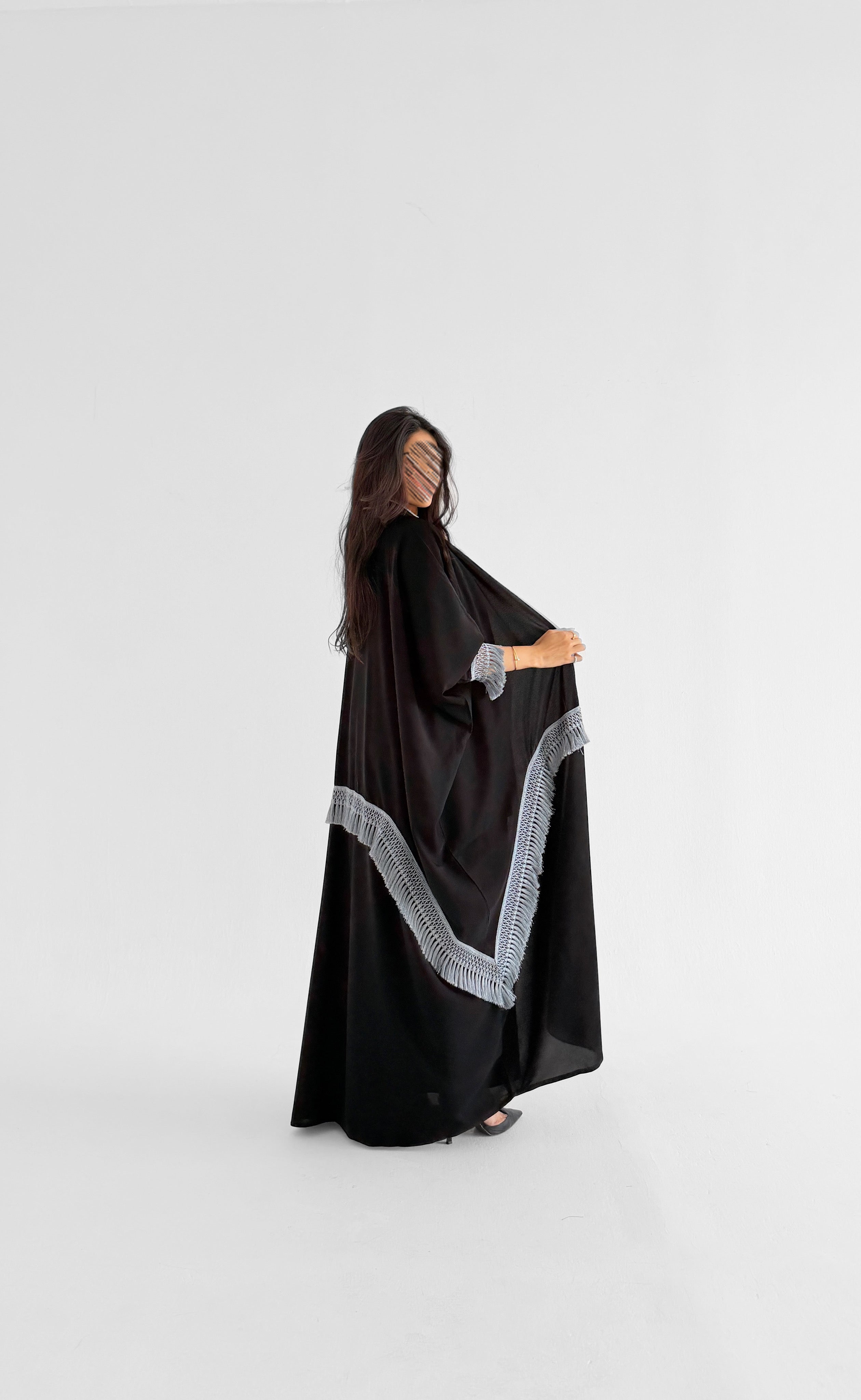 MWT2010 - عباية كريب مع تدخيلة هدب سماوي - Aya