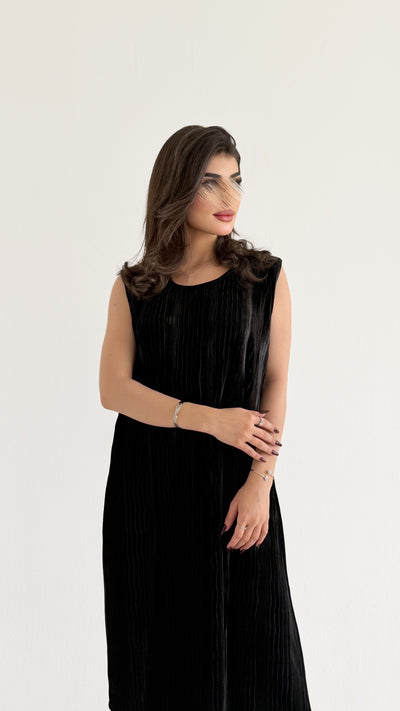 MWD133 - فستان مخمل مكسر بلون اسود