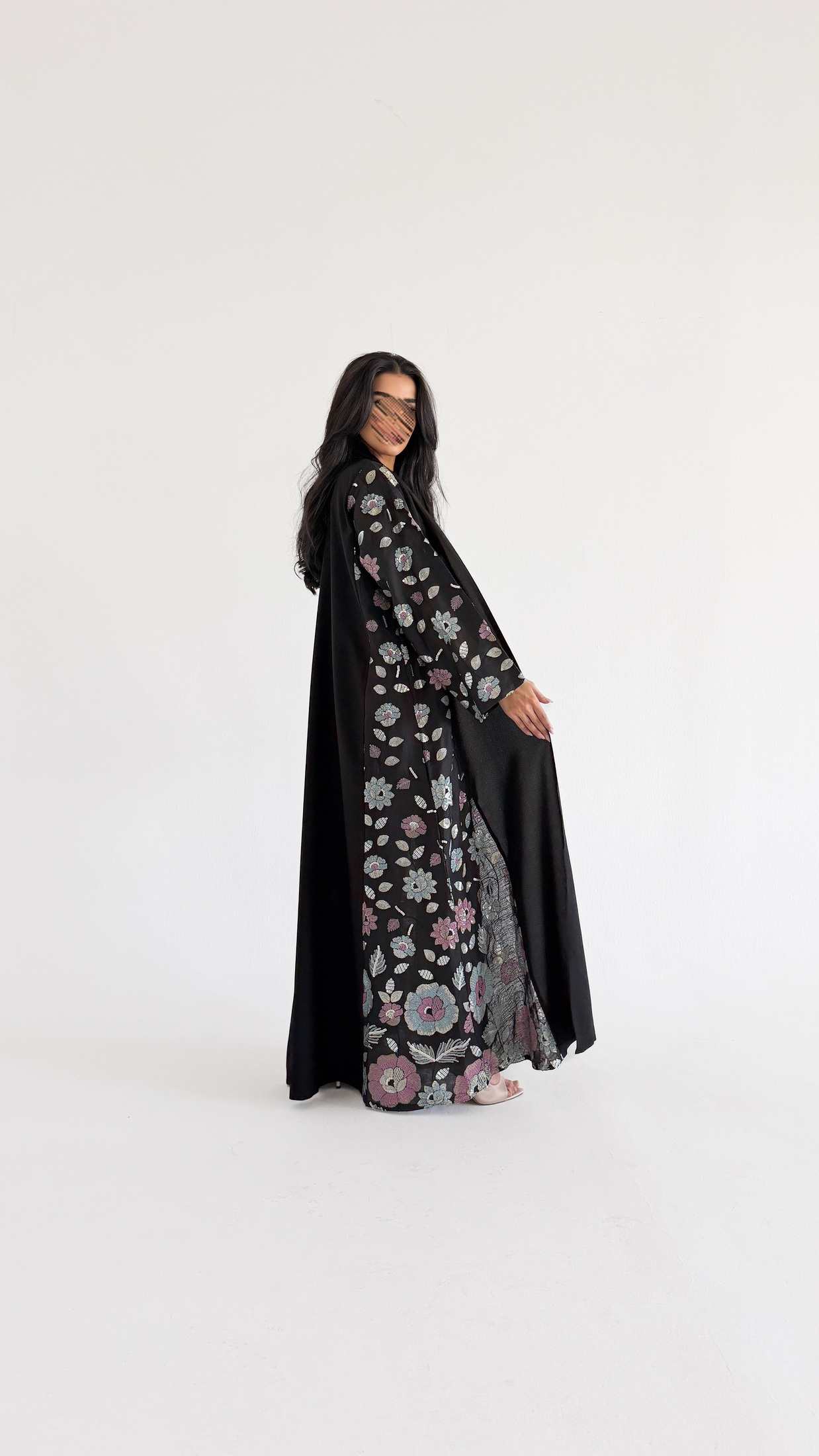 MWT1115 - عباية لنن مع تدخلية ركامة - Aya