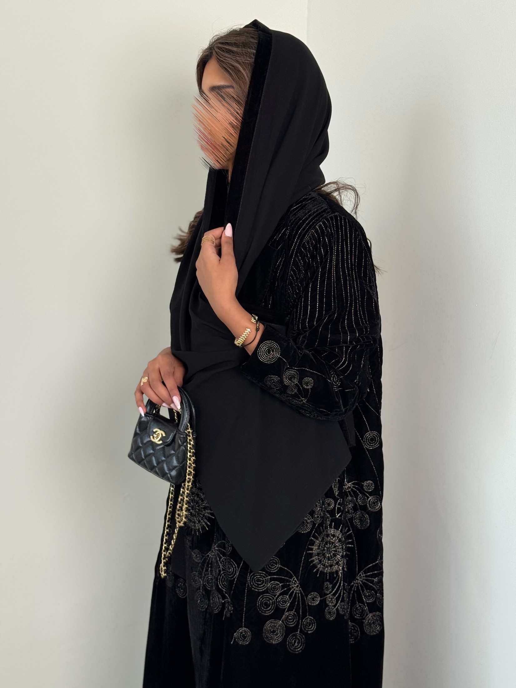 MWT556 - عباية مخمل تطريز - Aya