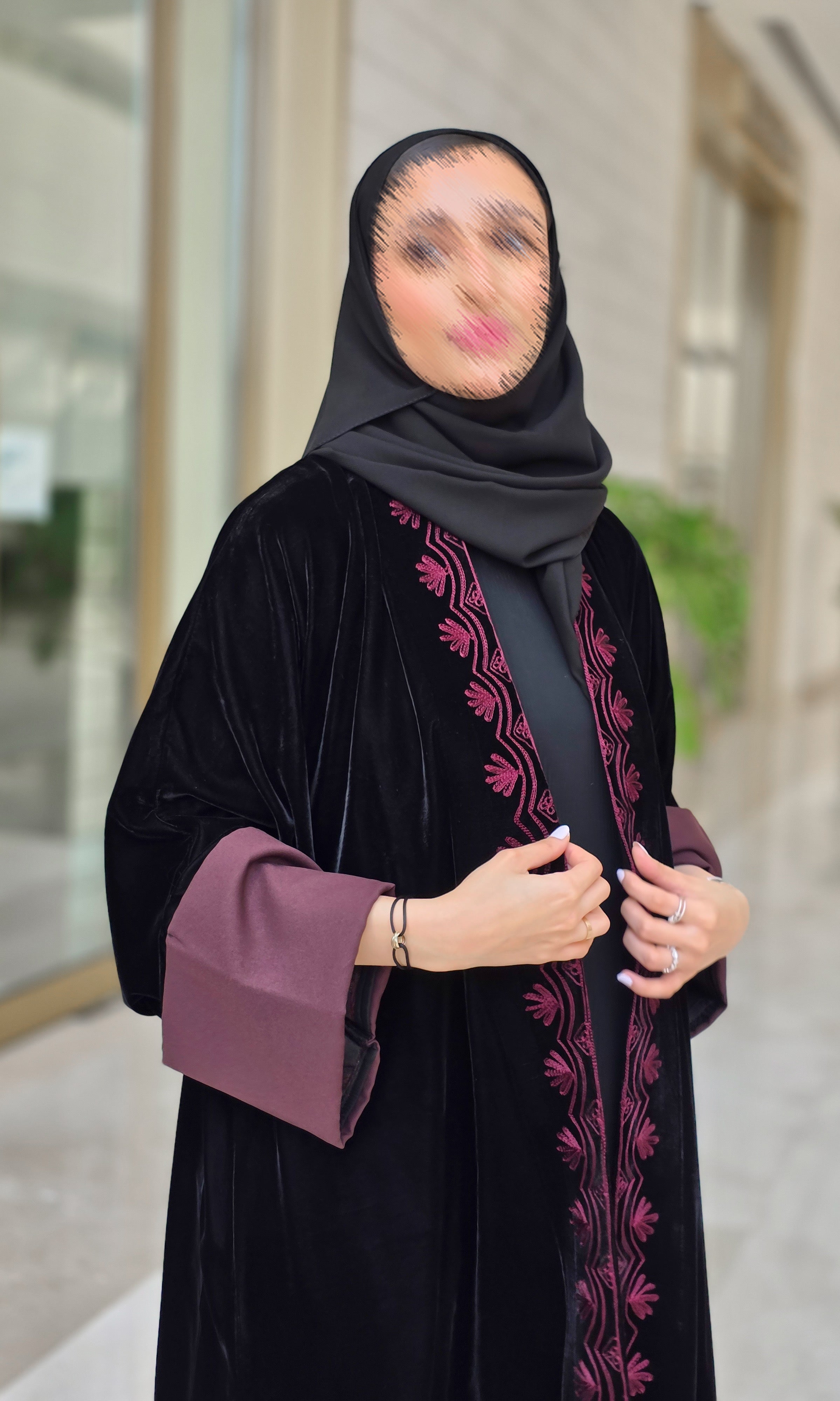 MWT361 - عباية مخمل تطريز عنابي