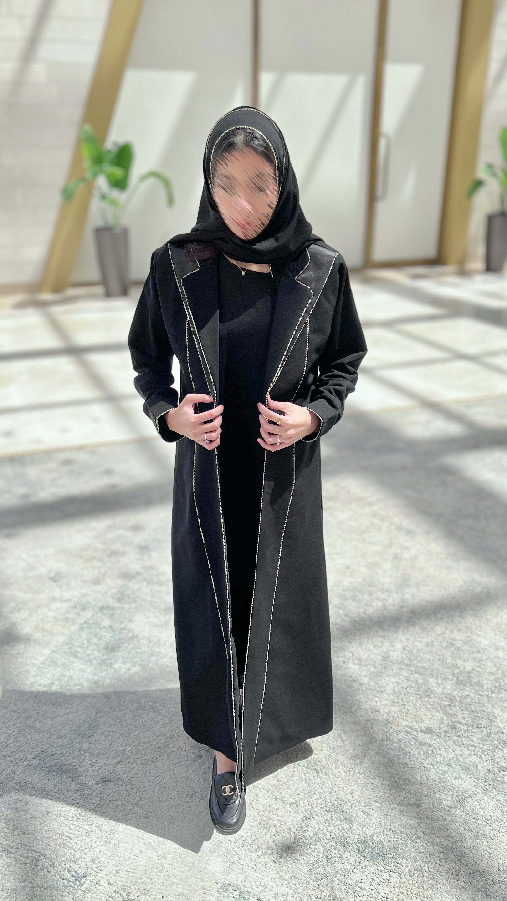 MW1721 - عباية بليزر اسود مع اضافة الساتان - Aya